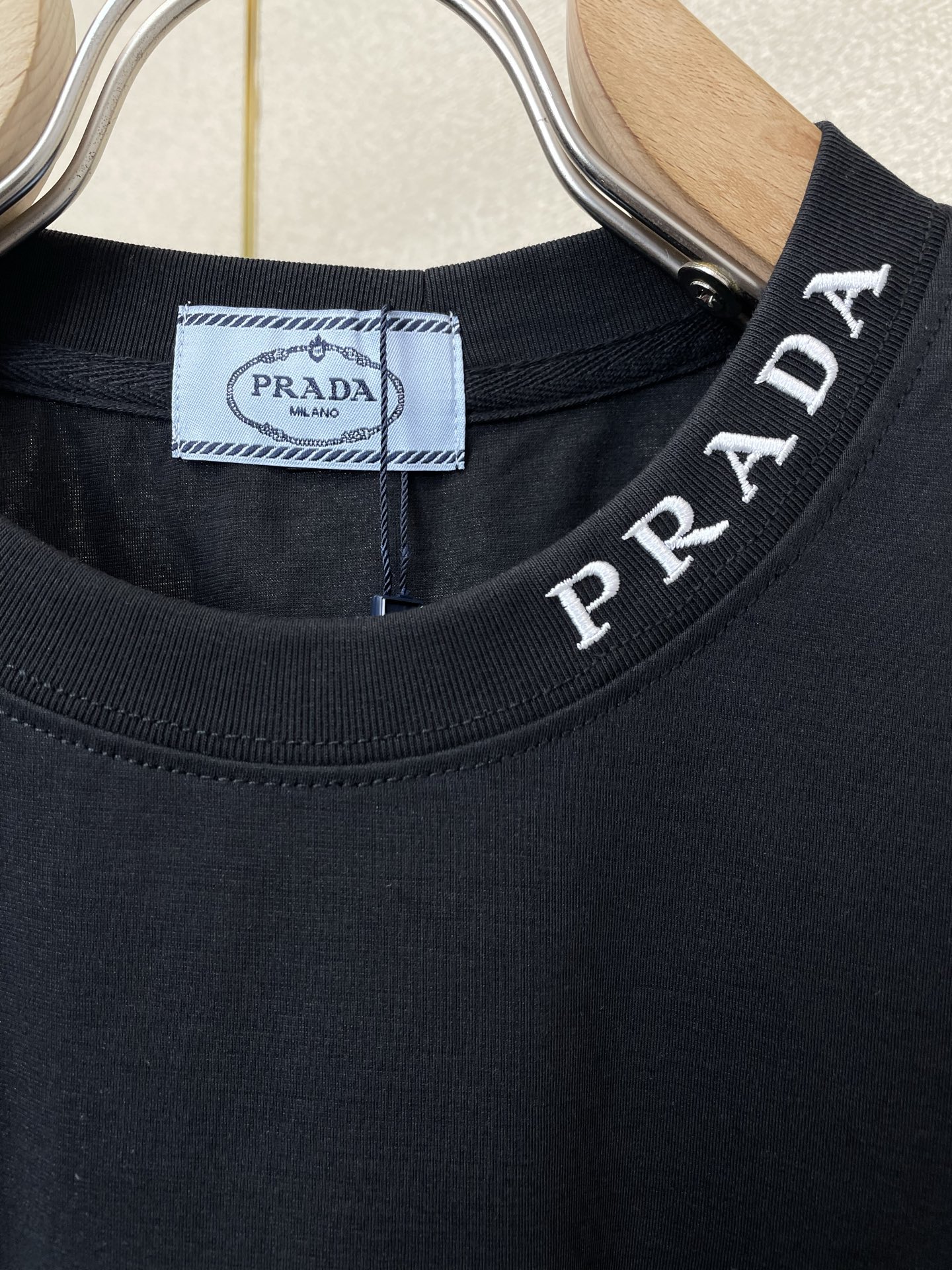 。Prada普拉达💥砸锅卖铁都要上的新款新款原单男士休闲短袖 高端定制 高端版本 时尚百搭爆款⚠️⚠️✨