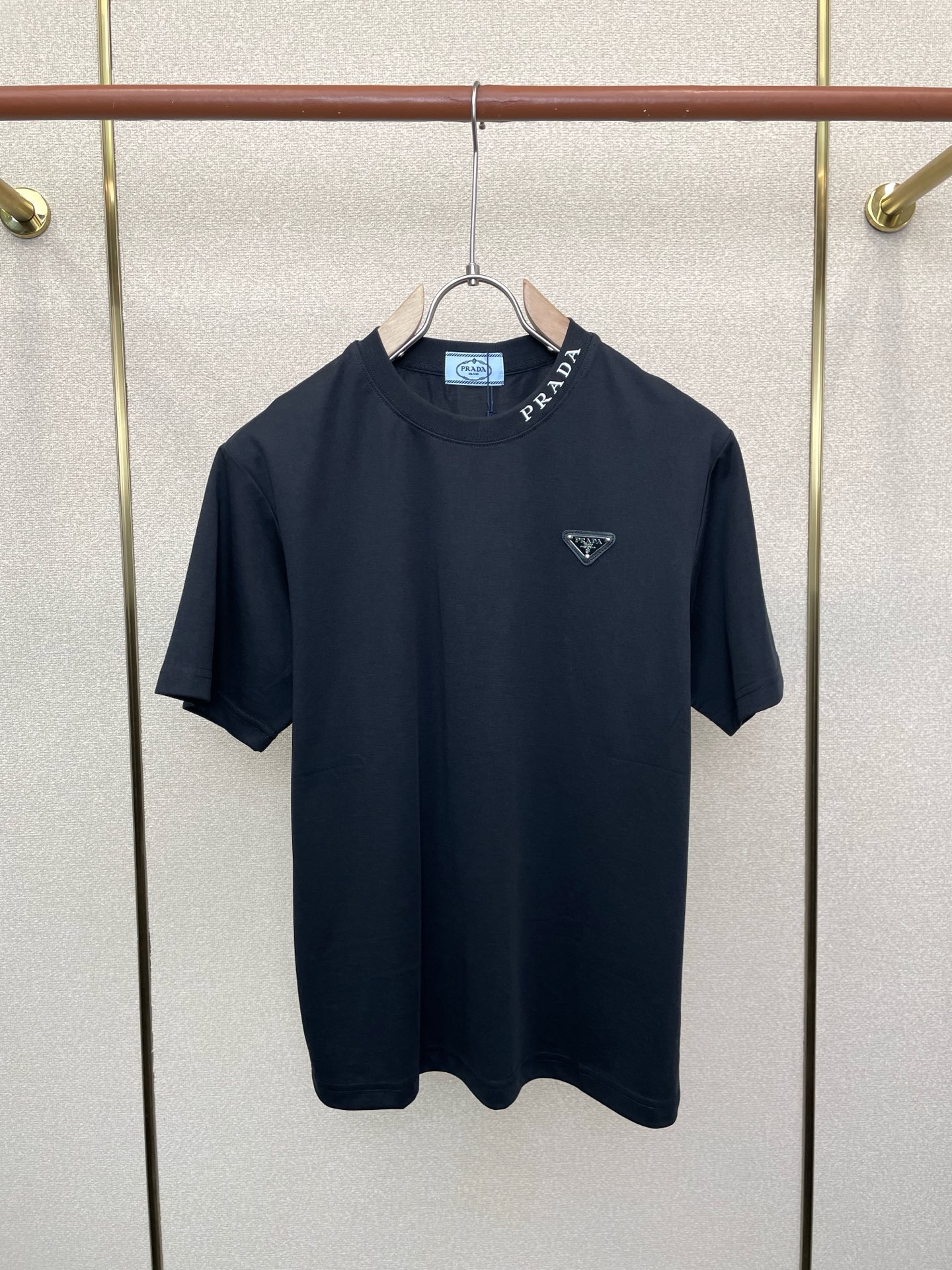。Prada普拉达💥砸锅卖铁都要上的新款新款原单男士休闲短袖 高端定制 高端版本 时尚百搭爆款⚠️⚠️✨