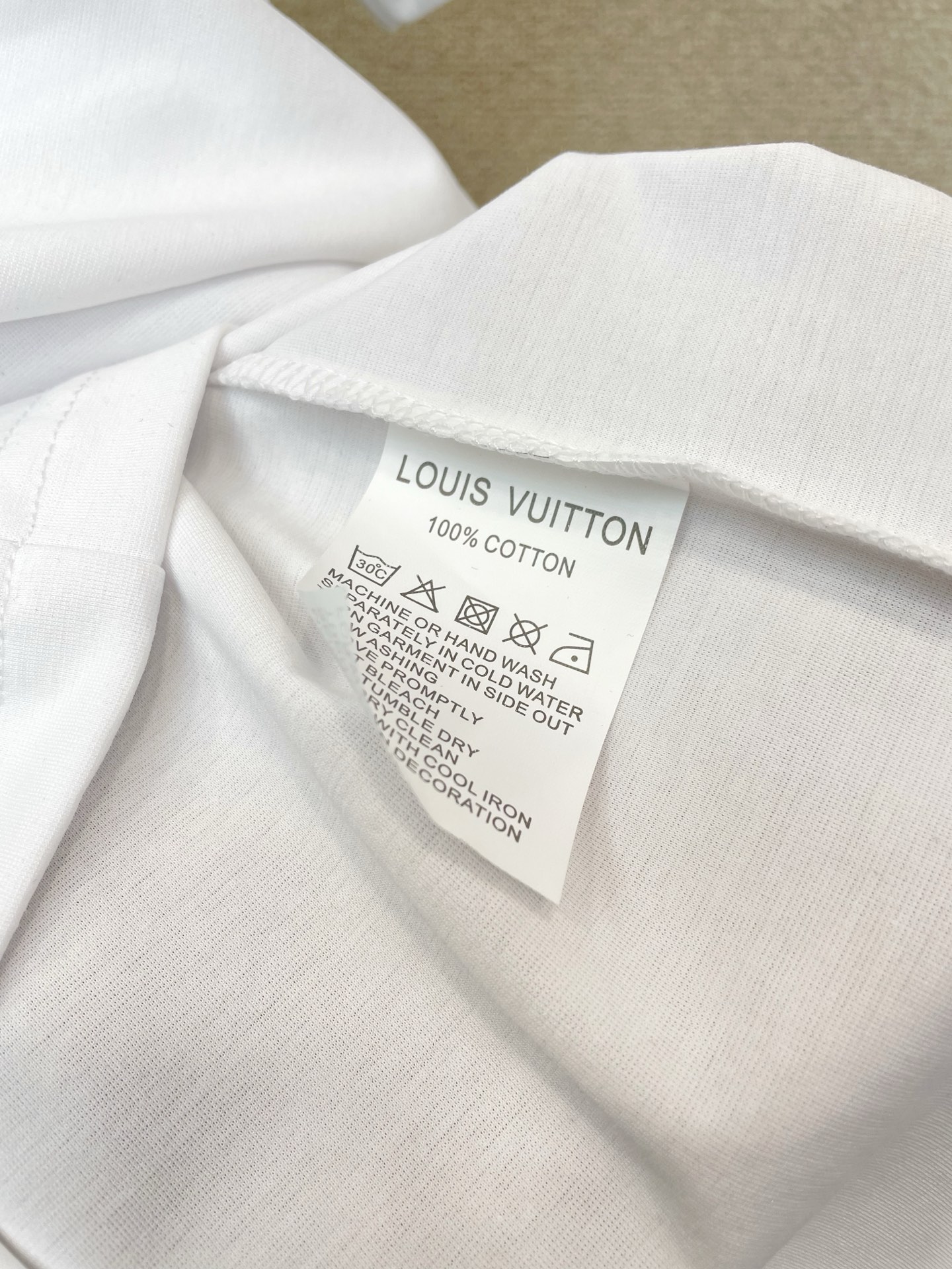 。Louis Vuitton路易威登💥独家专供新款原单男士休闲短袖 高端定制 高端版本 时尚百搭爆款⚠️