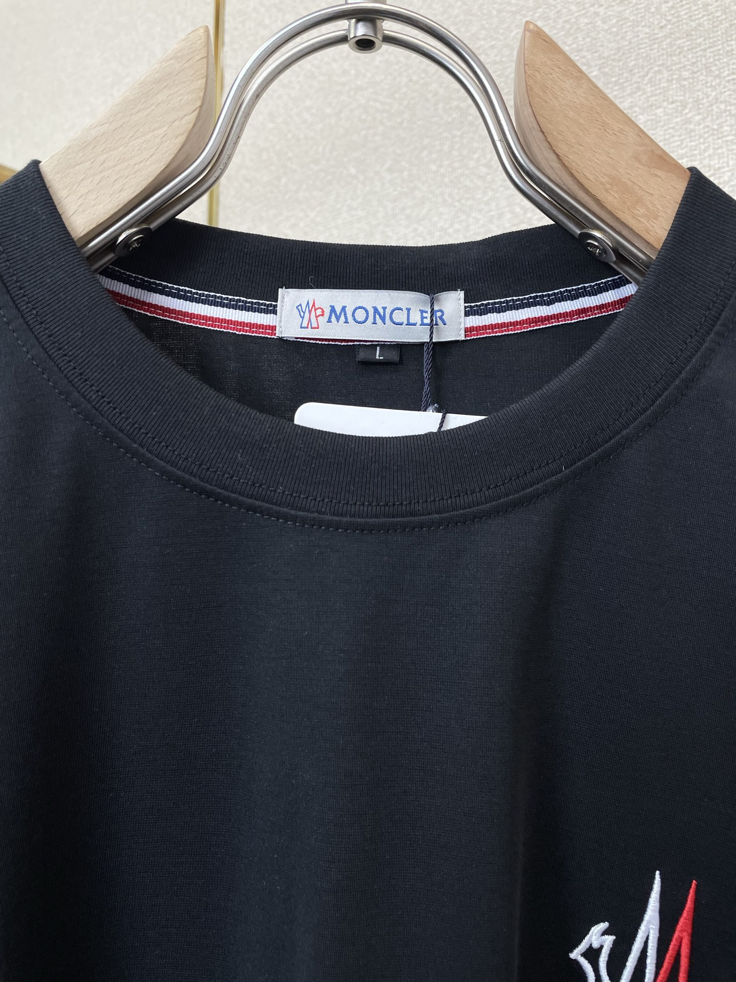 。Moncler蒙口💥砸锅卖铁都要上的新款新款原单男士休闲短袖 高端定制 高端版本 时尚百搭爆款⚠️⚠️