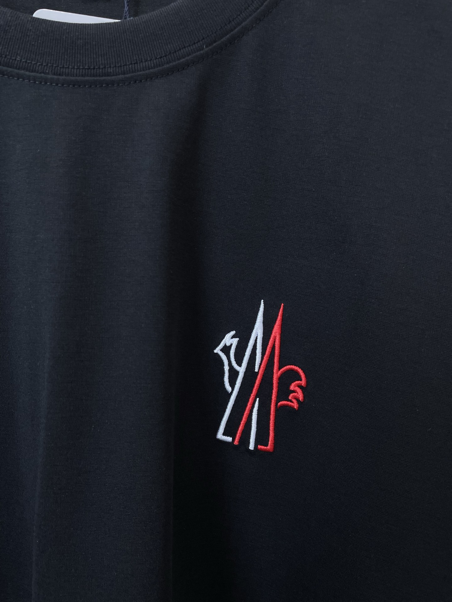 。Moncler蒙口💥砸锅卖铁都要上的新款新款原单男士休闲短袖 高端定制 高端版本 时尚百搭爆款⚠️⚠️