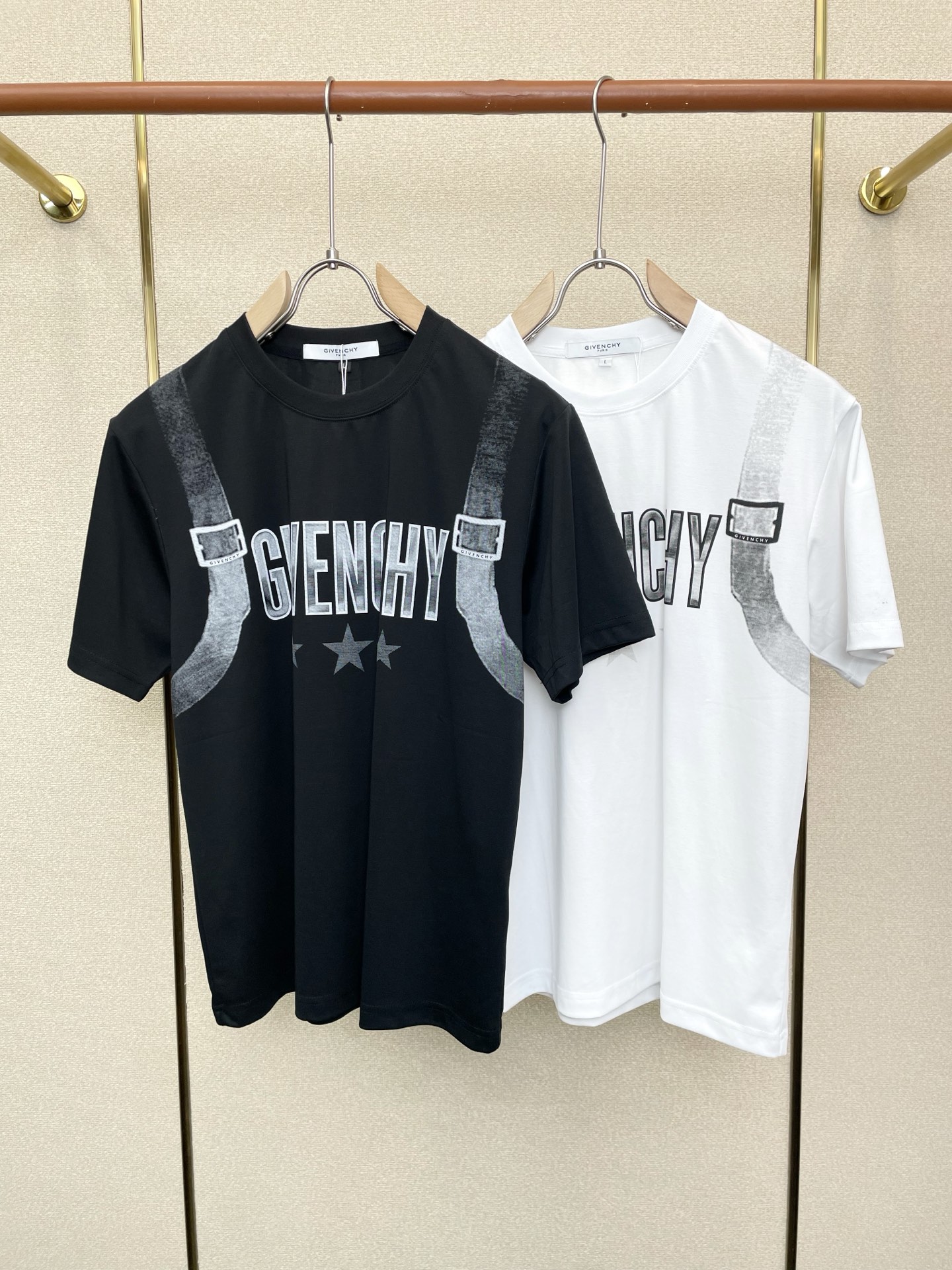 。Givenchy纪梵希💥砸锅卖铁都要上的新款新款原单男士休闲短袖 高端定制 高端版本 时尚百搭爆款⚠️