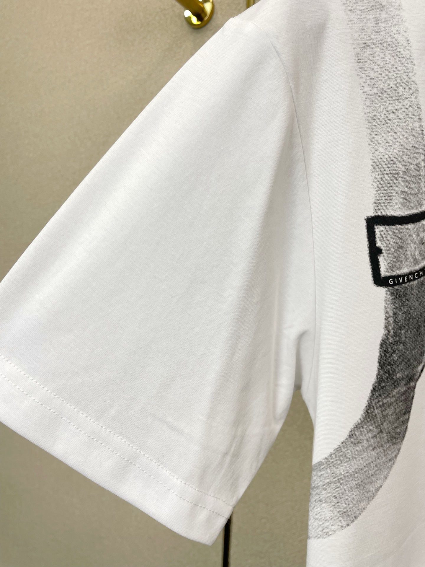 。Givenchy纪梵希💥砸锅卖铁都要上的新款新款原单男士休闲短袖 高端定制 高端版本 时尚百搭爆款⚠️