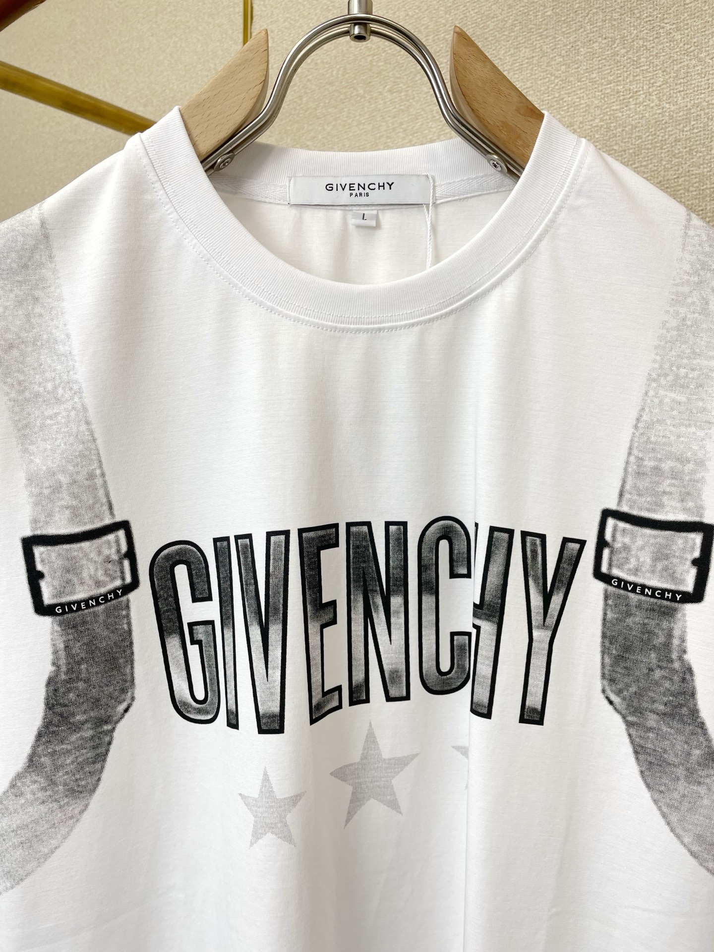 。Givenchy纪梵希💥砸锅卖铁都要上的新款新款原单男士休闲短袖 高端定制 高端版本 时尚百搭爆款⚠️