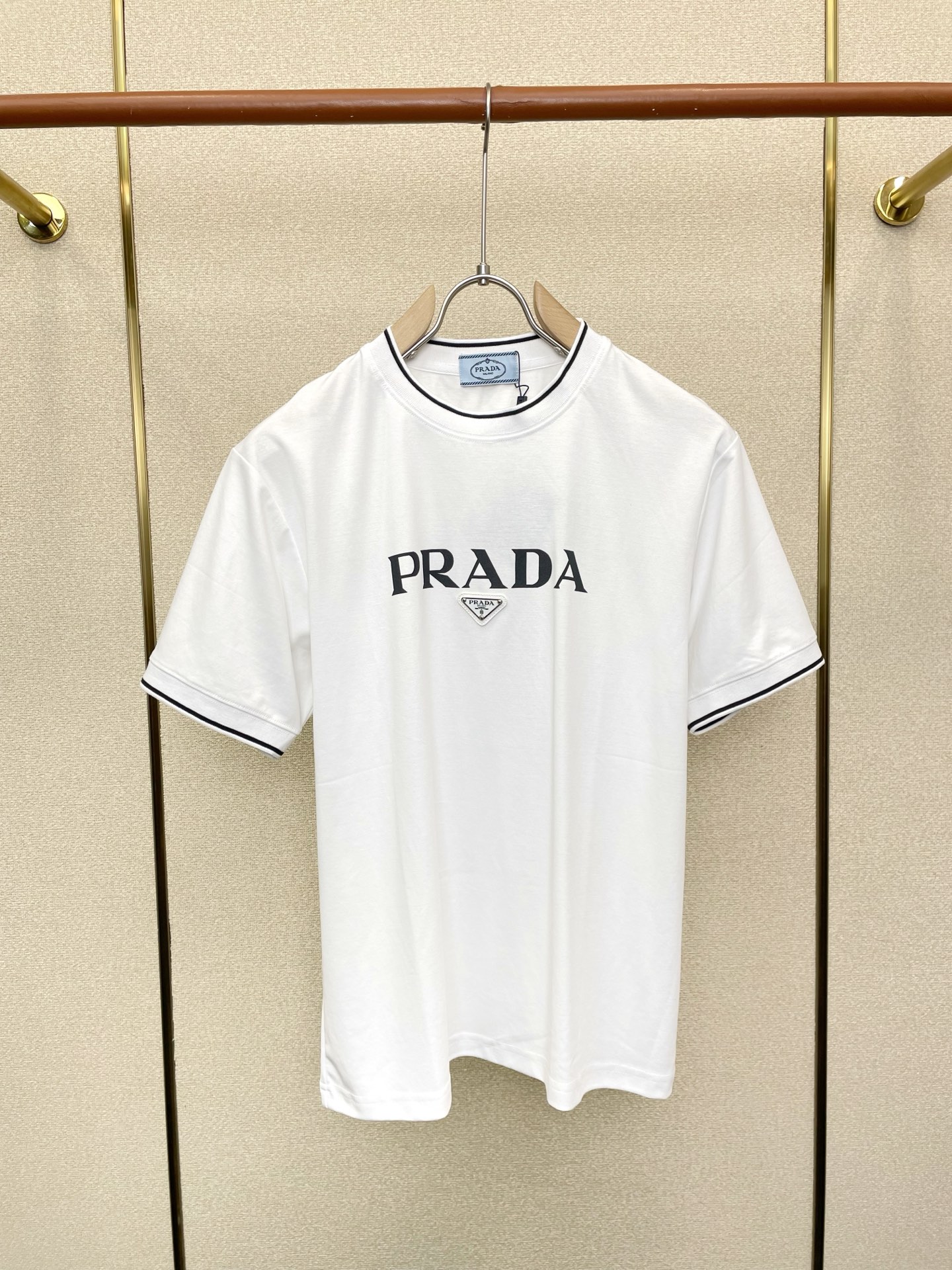 。Prada普拉达💥砸锅卖铁都要上的新款新款原单男士休闲短袖 高端定制 高端版本 时尚百搭爆款⚠️⚠️✨