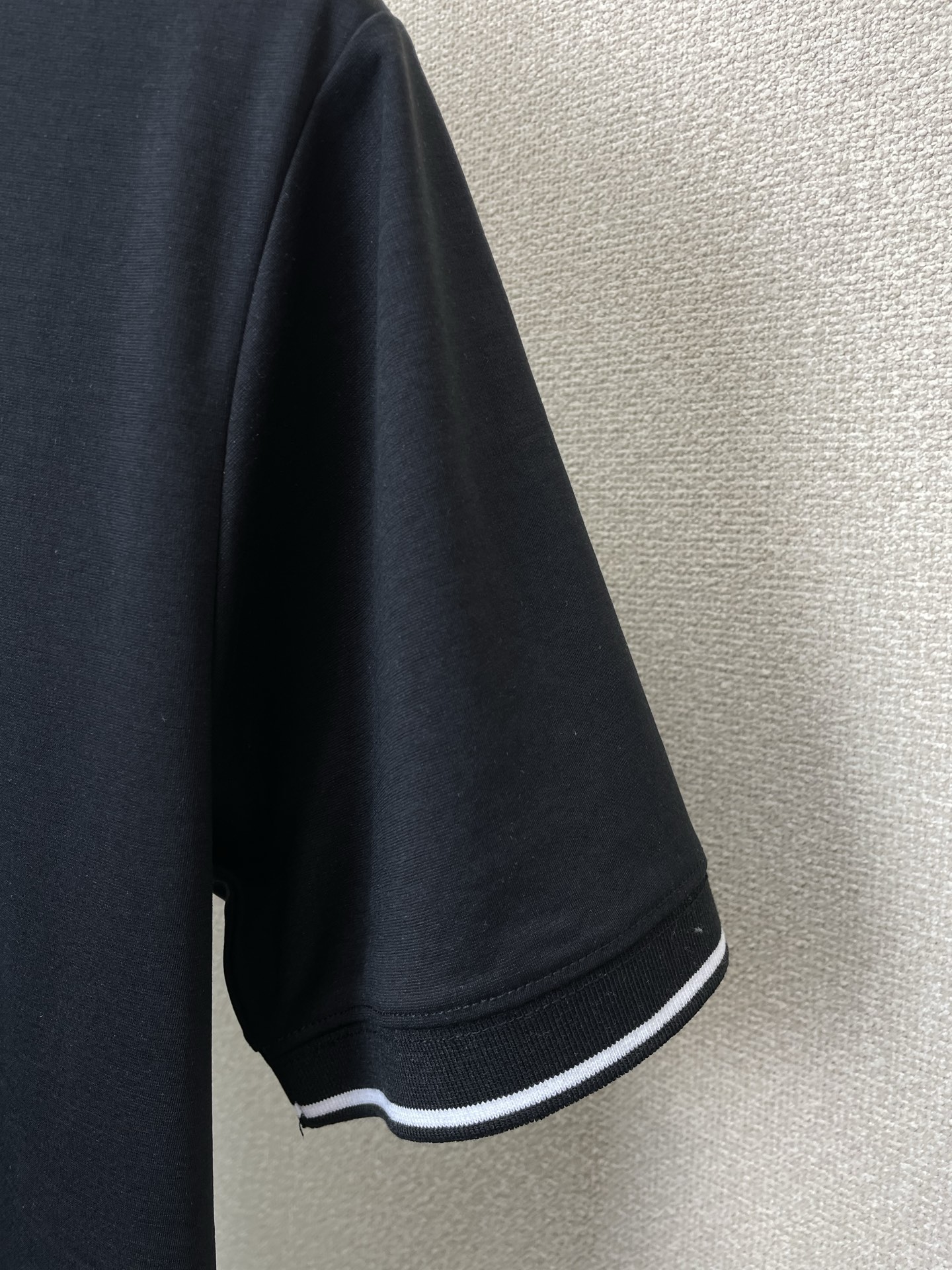 。Prada普拉达💥砸锅卖铁都要上的新款新款原单男士休闲短袖 高端定制 高端版本 时尚百搭爆款⚠️⚠️✨