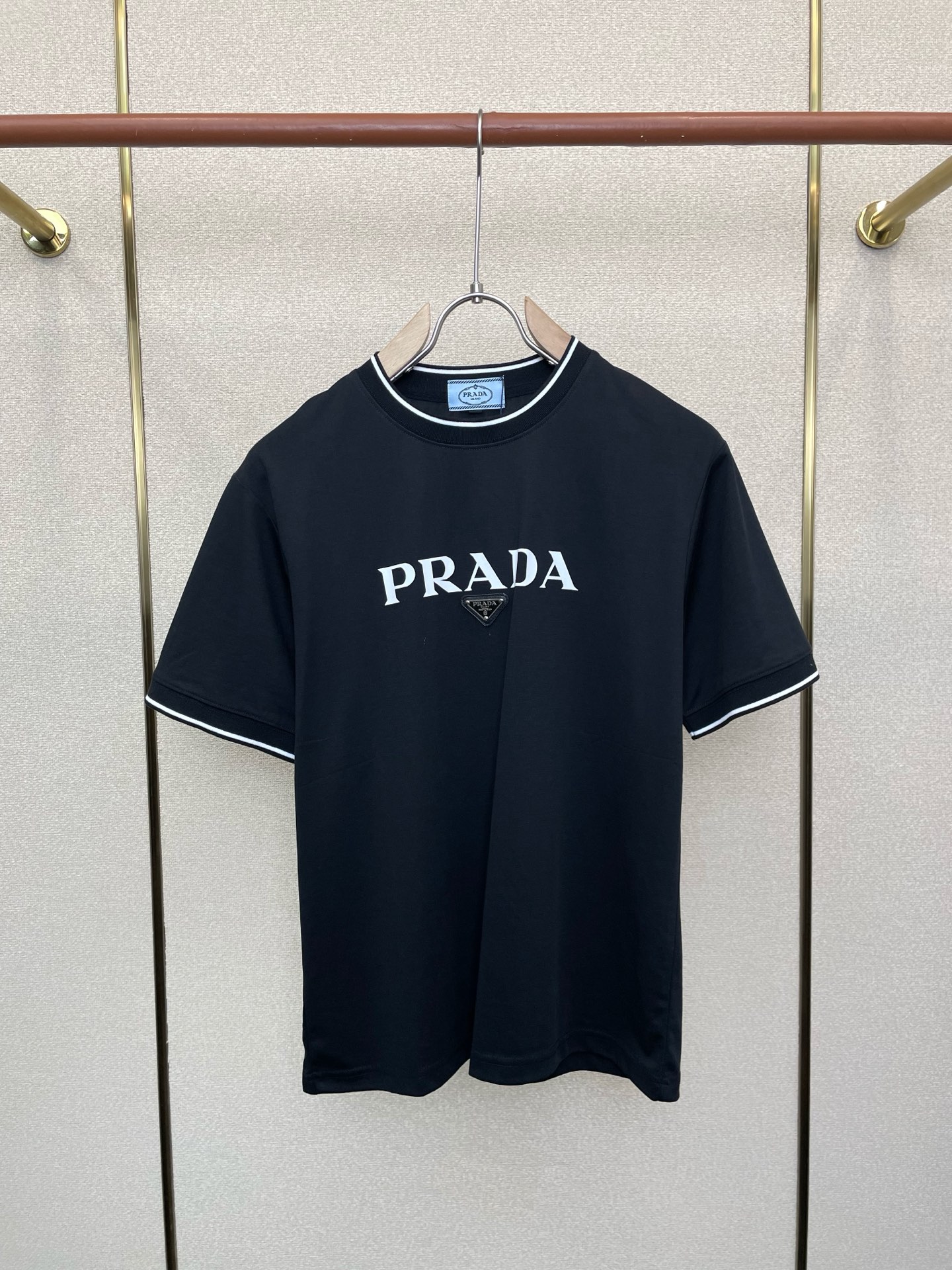 。Prada普拉达💥砸锅卖铁都要上的新款新款原单男士休闲短袖 高端定制 高端版本 时尚百搭爆款⚠️⚠️✨