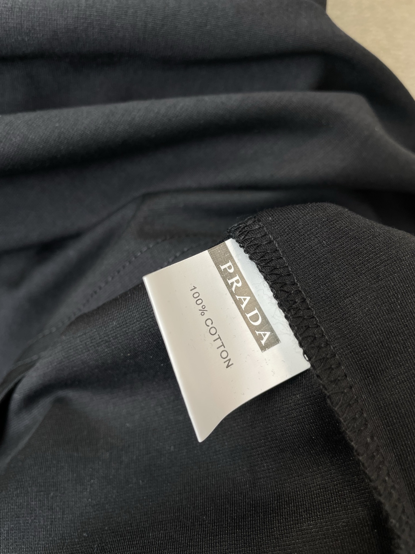 。Prada普拉达💥砸锅卖铁都要上的新款新款原单男士休闲短袖 高端定制 高端版本 时尚百搭爆款⚠️⚠️✨