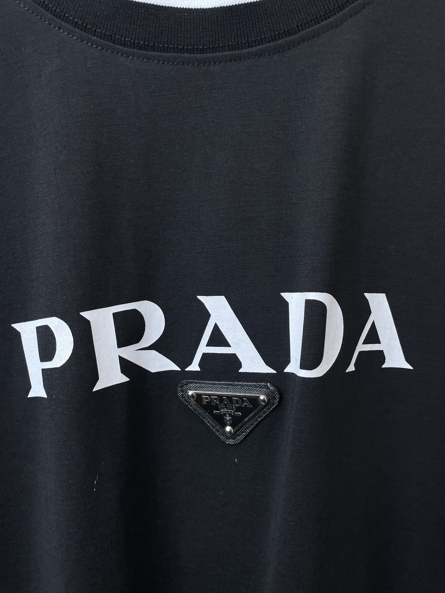 。Prada普拉达💥砸锅卖铁都要上的新款新款原单男士休闲短袖 高端定制 高端版本 时尚百搭爆款⚠️⚠️✨