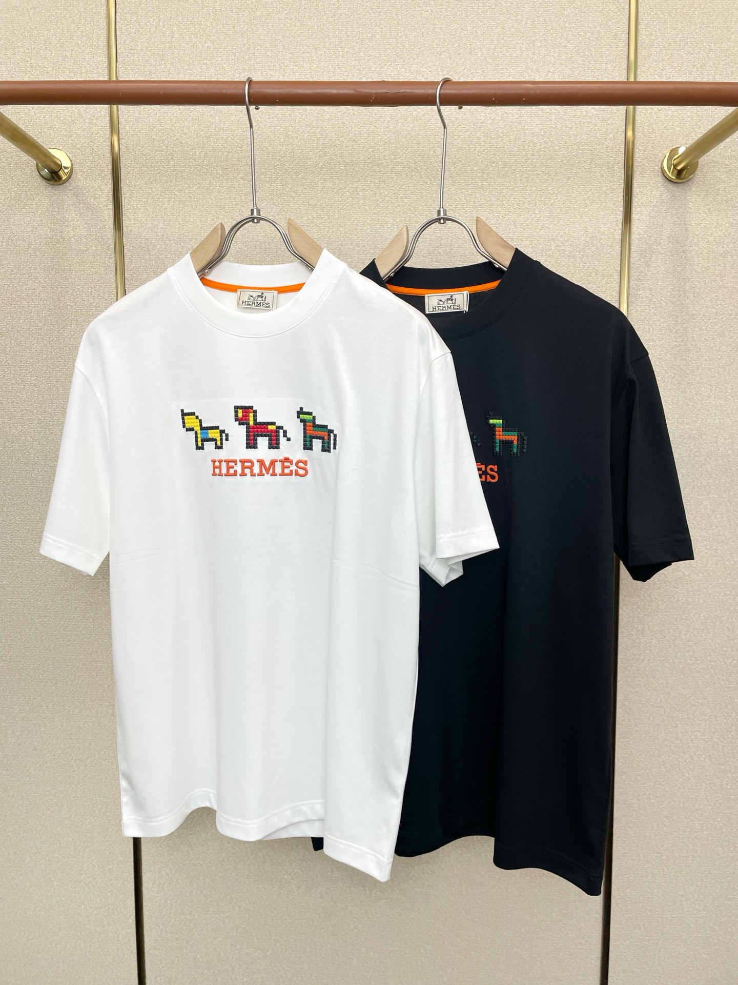 。Hermès爱马仕💥独家专供新款原单男士休闲短袖 高端定制 高端版本 时尚百搭爆款⚠️⚠️✨✨进口面料