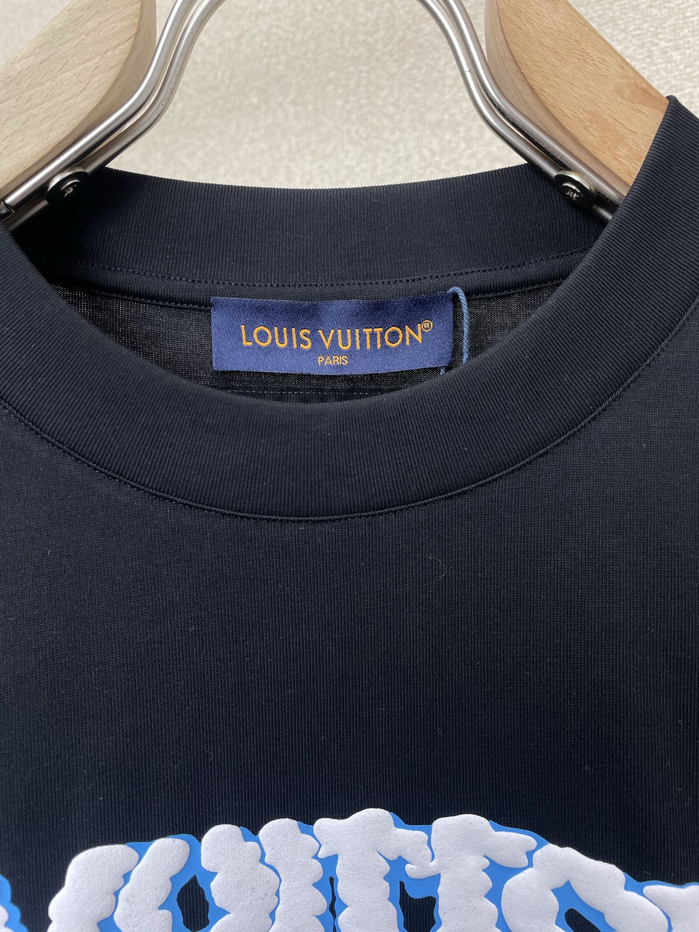 。Louis Vuitton路易威登💥独家专供新款原单男士休闲短袖 高端定制 高端版本 时尚百搭爆款⚠️