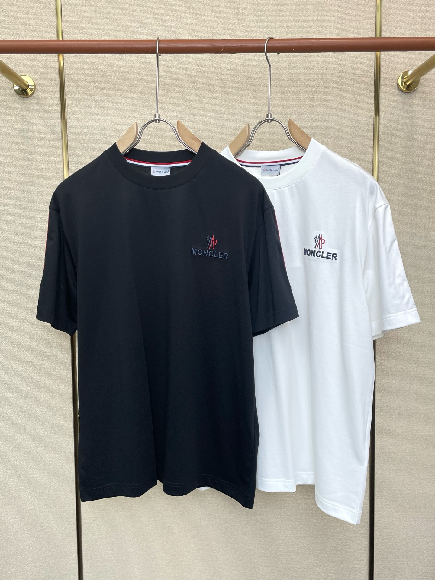 。Moncler蒙口💥独家专供新款原单男士休闲短袖 高端定制 高端版本 时尚百搭爆款⚠️⚠️✨✨进口面料