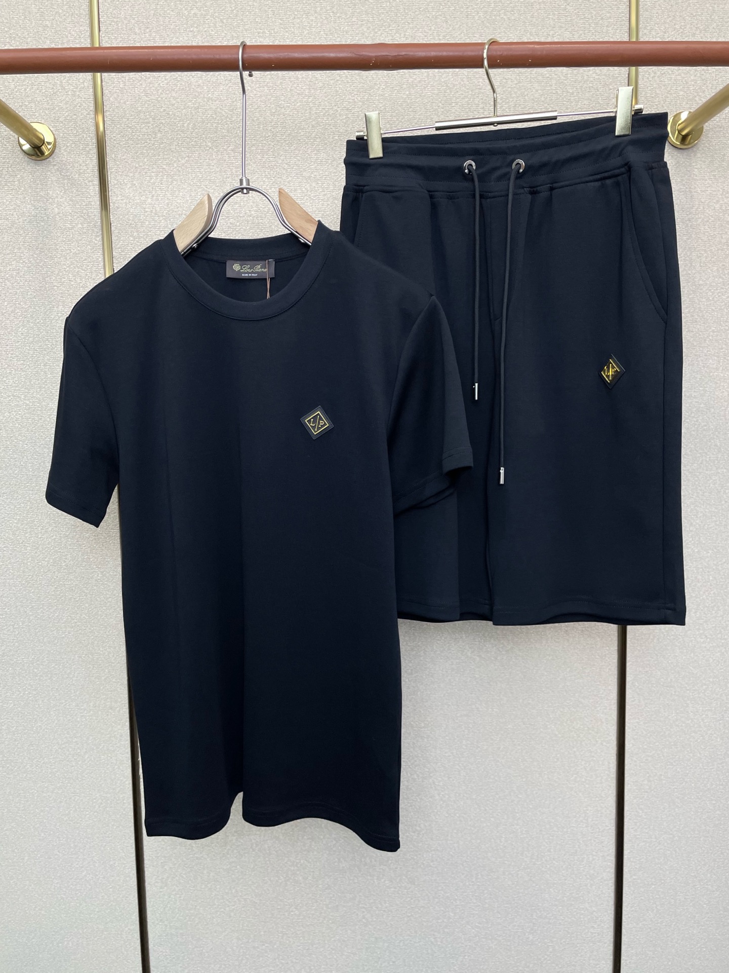 /套。loro Piana-loro Piana诺悠翩雅💥独家专供新款专柜同款短袖套装，高级感满满！细节