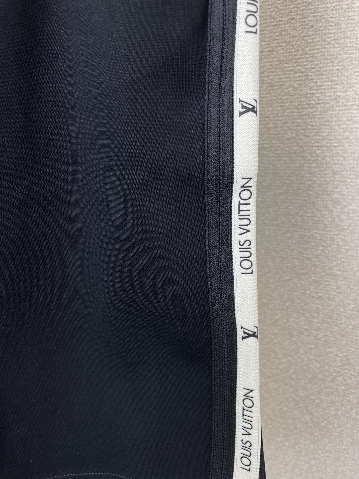 /套。Louis Vuitton路易威登💥砸锅卖铁都要上的新款新款专柜同款短袖套装，高级感满满！细节精致