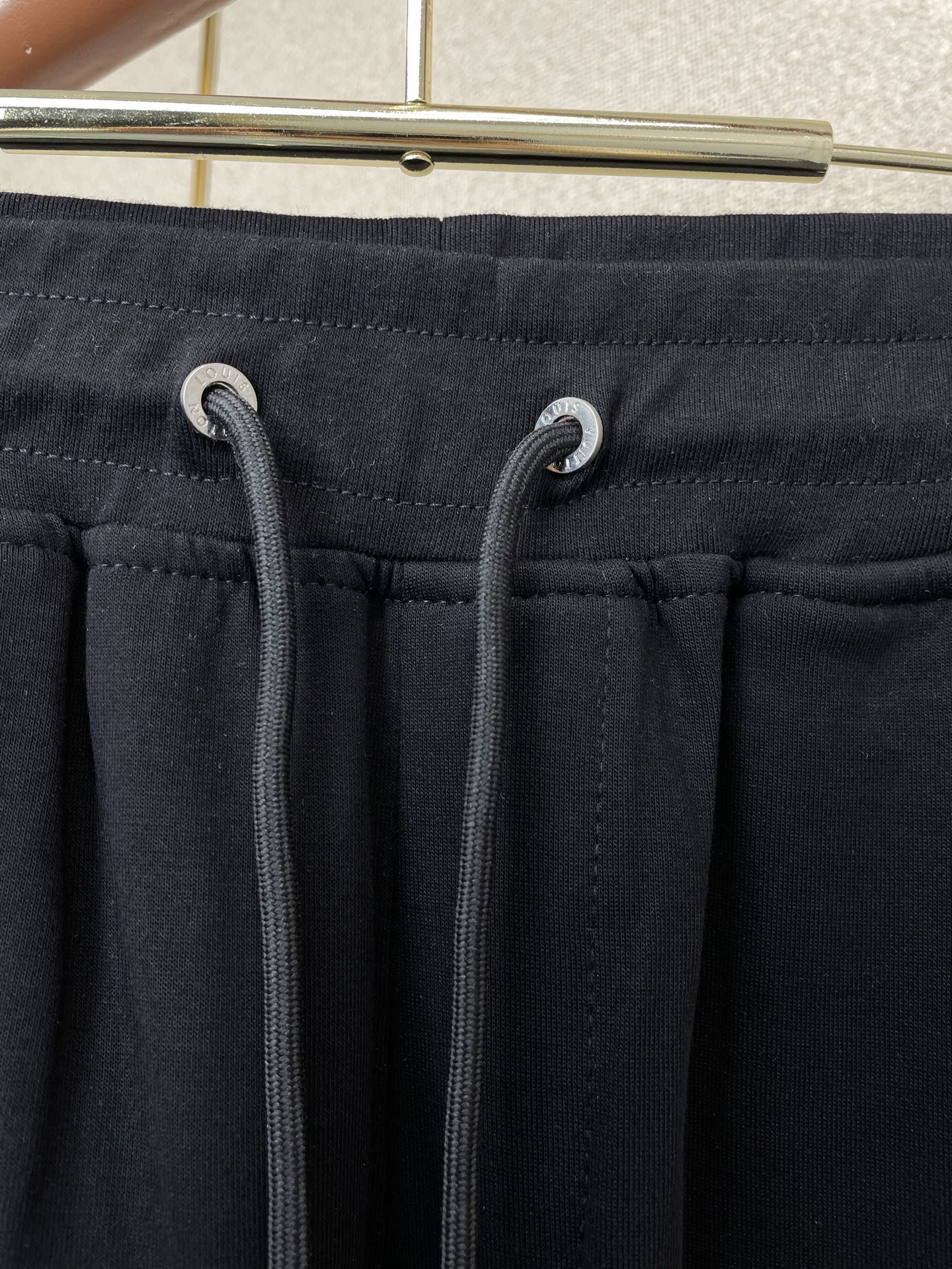 /套。Louis Vuitton路易威登💥砸锅卖铁都要上的新款新款专柜同款短袖套装，高级感满满！细节精致