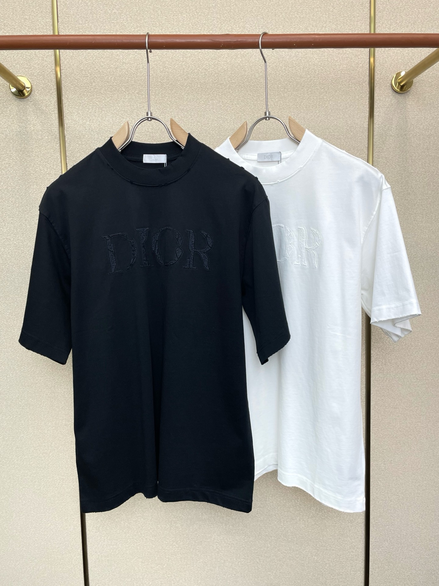 。Dior迪奥💥独家专供新款原单男士休闲短袖 高端定制 高端版本 时尚百搭爆款⚠️⚠️✨✨进口面料 手感