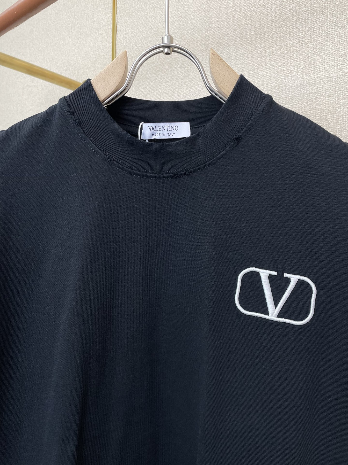 。VALENTINO华伦天奴💥独家专供新款原单男士休闲短袖 高端定制 高端版本 时尚百搭爆款⚠️⚠️✨✨