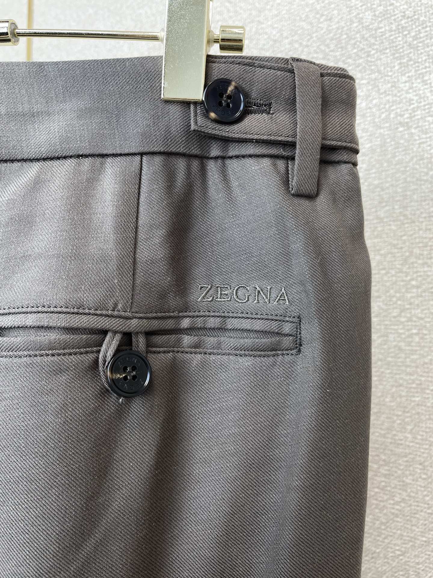 。zEGNA杰尼亚💥独家专供新款休闲裤 高端版本！专柜定制面料 透气舒适度高，细节无可挑剔，品牌元素设计