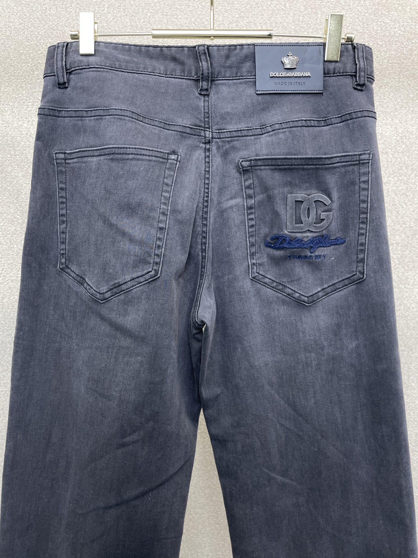 。Dolce&Gabbana杜嘉班纳💥独家专供新款牛仔阔腿裤👖高端版本！专柜定制面料 透气舒适度高，细节