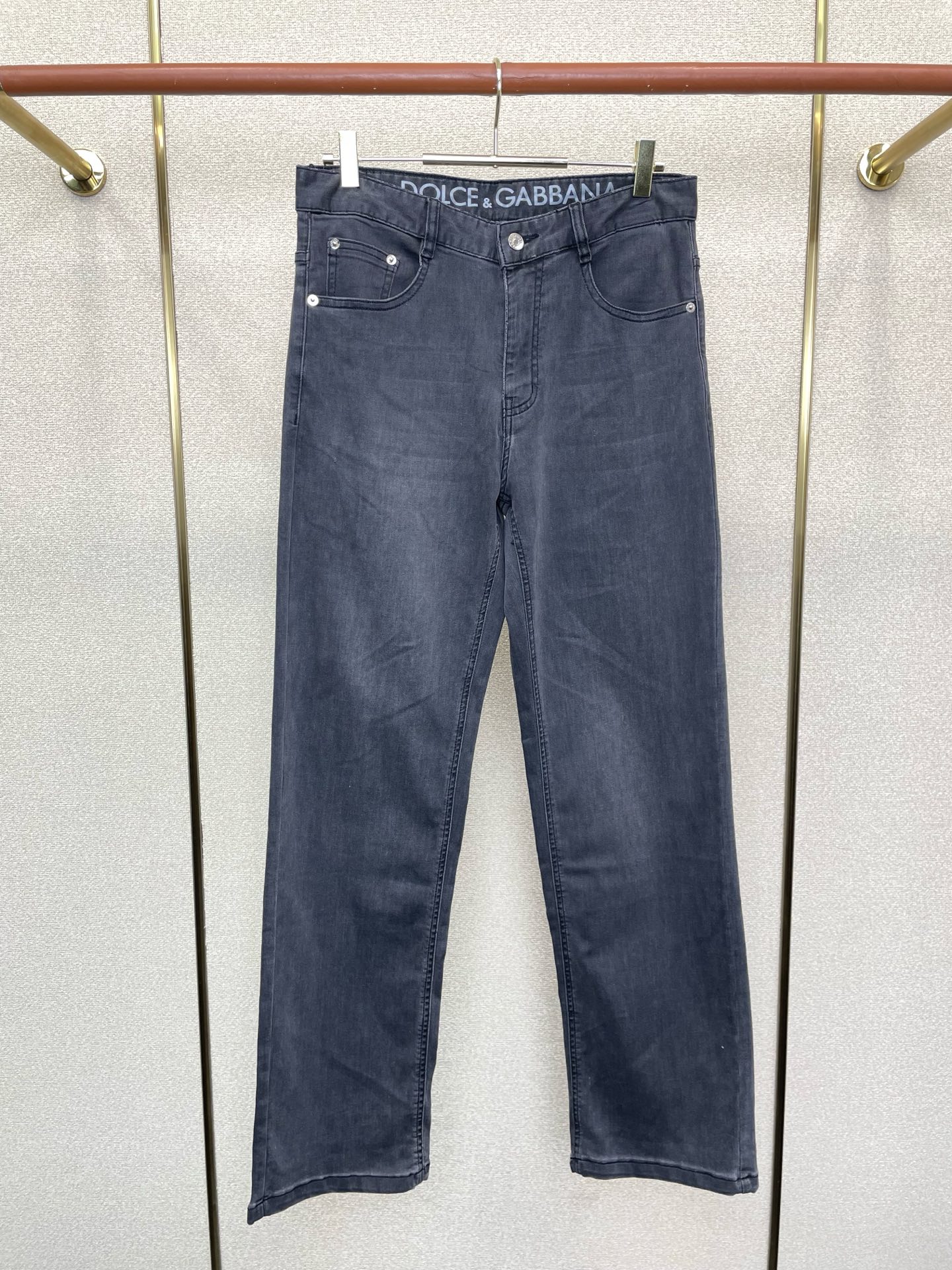 。Dolce&Gabbana杜嘉班纳💥独家专供新款牛仔阔腿裤👖高端版本！专柜定制面料 透气舒适度高，细节