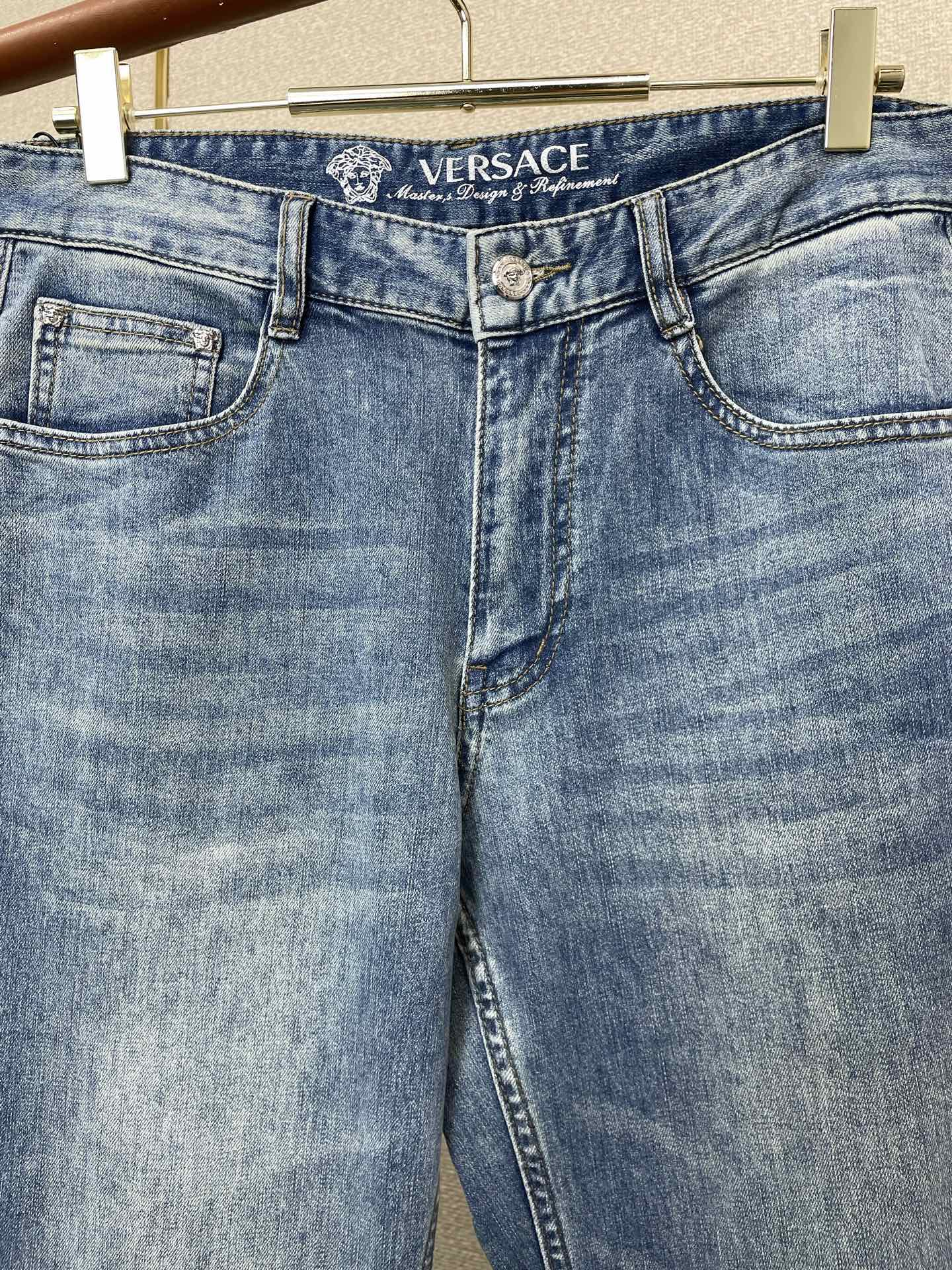 。VERSACE范思哲💥独家专供新款牛仔阔腿裤👖高端版本！专柜定制面料 透气舒适度高，细节无可挑剔，品牌
