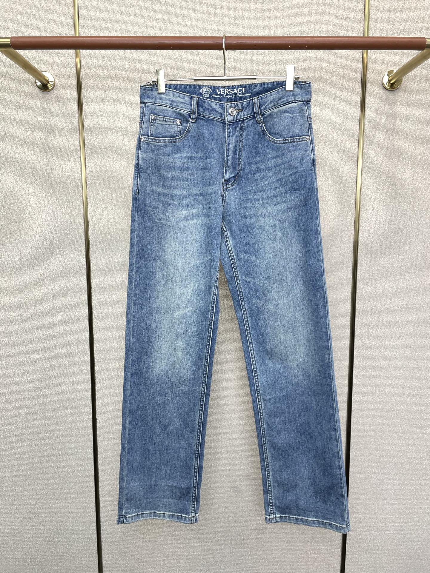 。VERSACE范思哲💥独家专供新款牛仔阔腿裤👖高端版本！专柜定制面料 透气舒适度高，细节无可挑剔，品牌