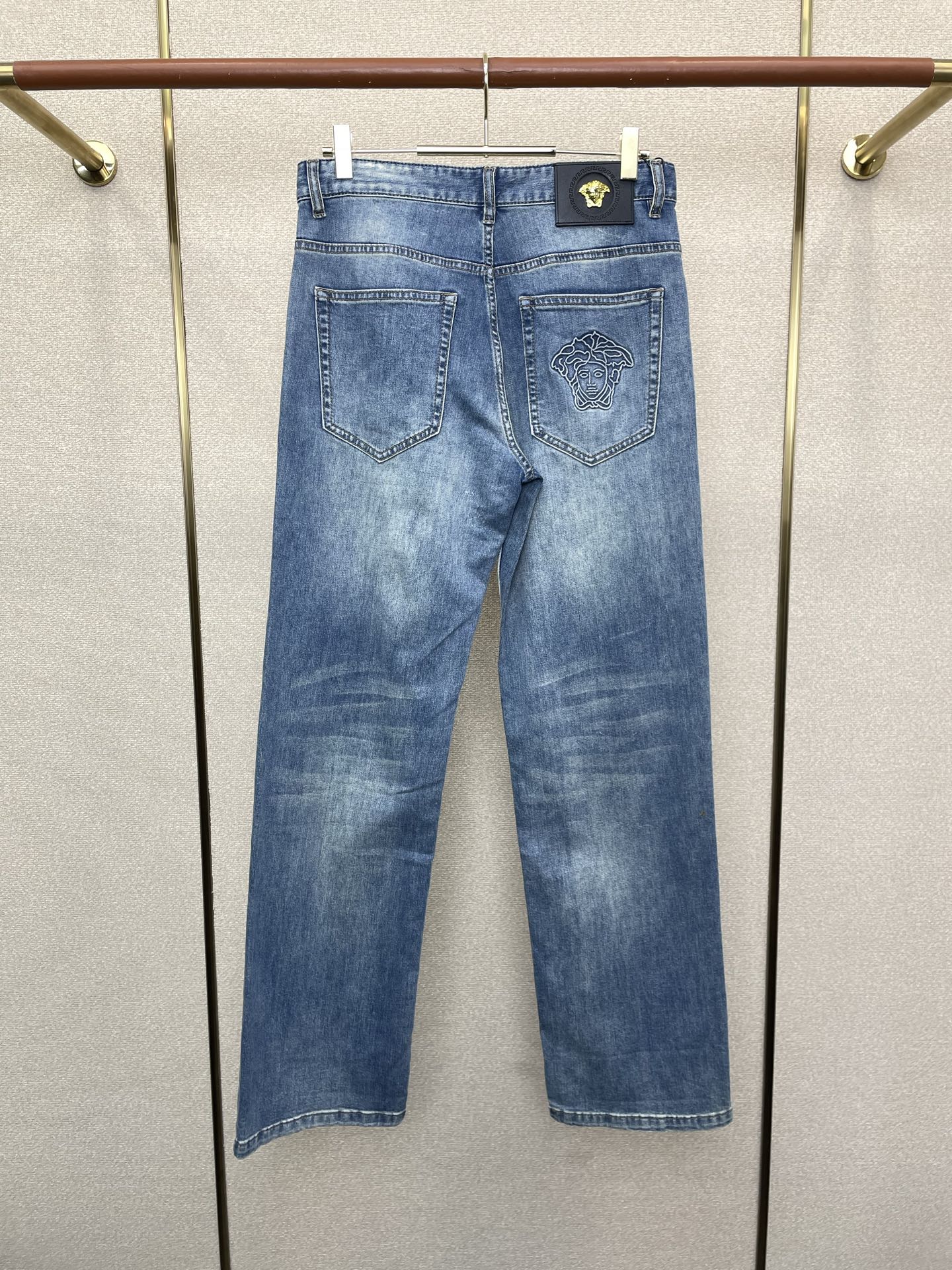 。VERSACE范思哲💥独家专供新款牛仔阔腿裤👖高端版本！专柜定制面料 透气舒适度高，细节无可挑剔，品牌