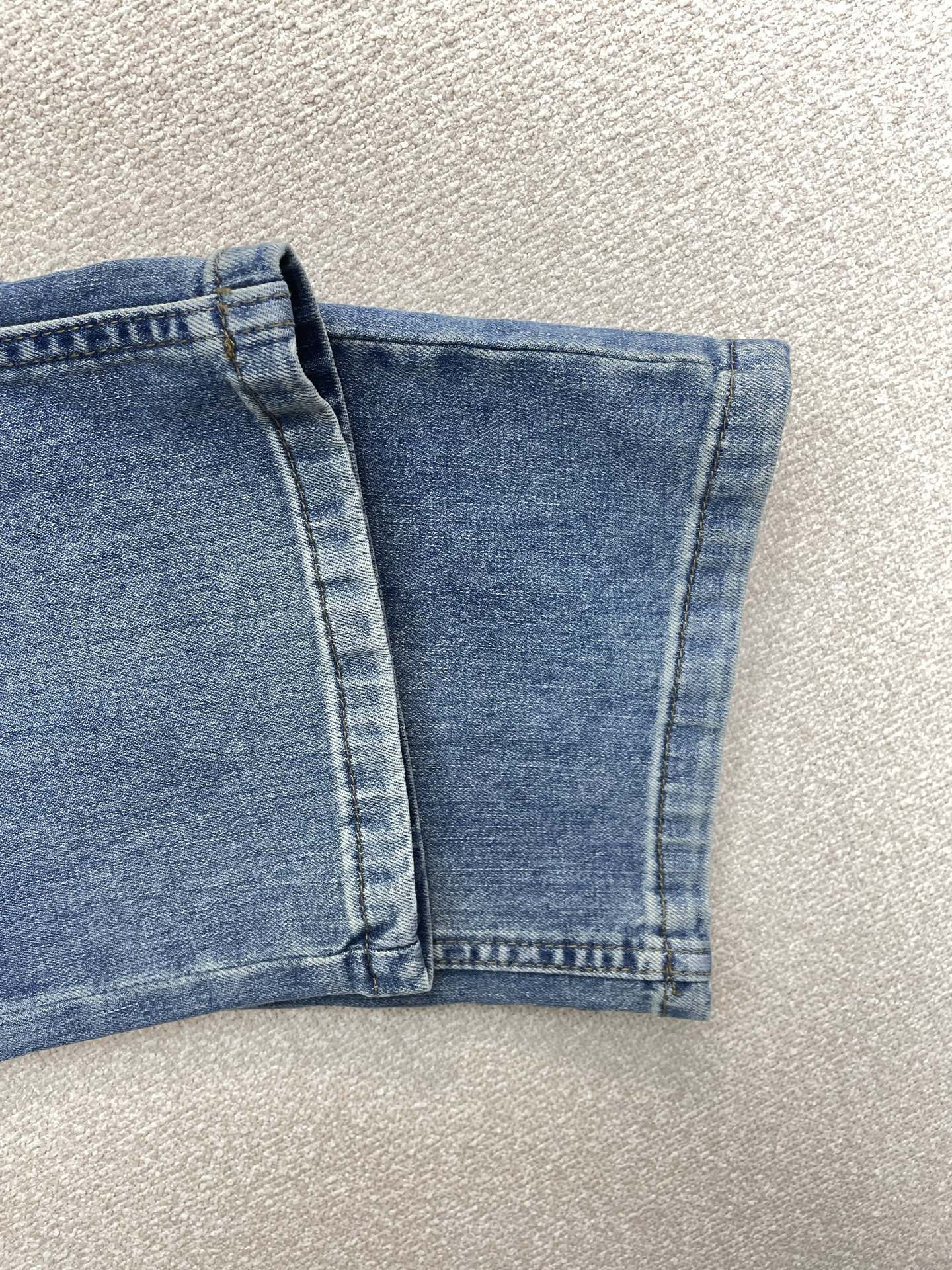 。VERSACE范思哲💥独家专供新款牛仔阔腿裤👖高端版本！专柜定制面料 透气舒适度高，细节无可挑剔，品牌