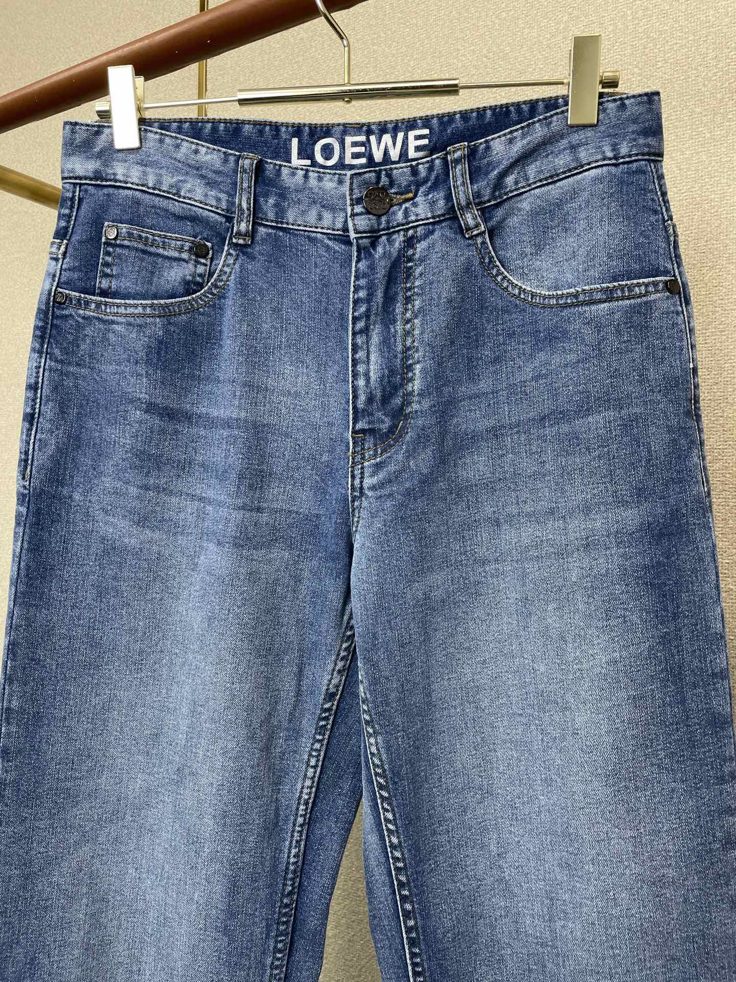 。LOEWE罗意威💥独家专供新款牛仔阔腿裤👖高端版本！专柜定制面料 透气舒适度高，细节无可挑剔，品牌元素