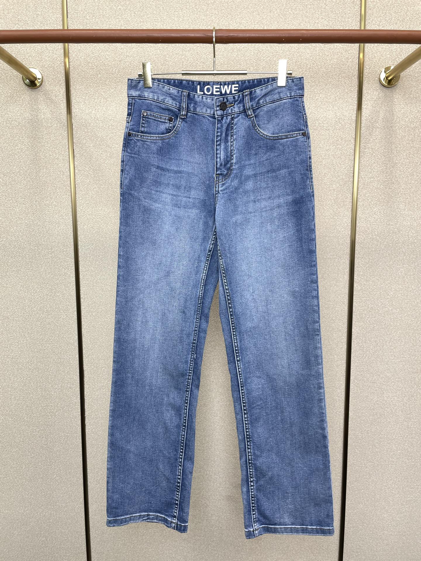 。LOEWE罗意威💥独家专供新款牛仔阔腿裤👖高端版本！专柜定制面料 透气舒适度高，细节无可挑剔，品牌元素