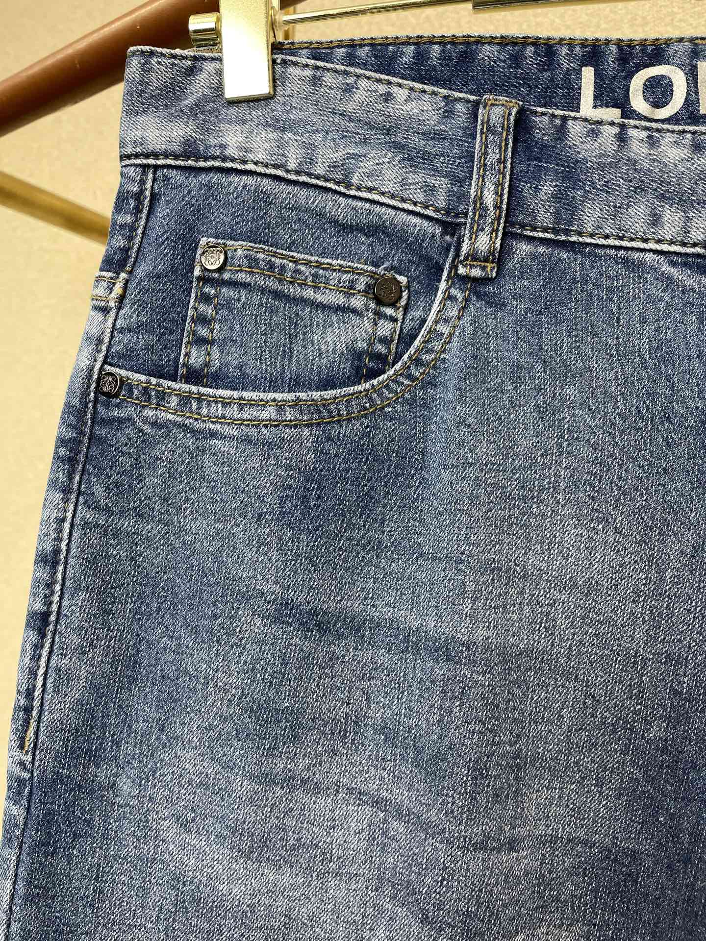 。LOEWE罗意威💥独家专供新款牛仔阔腿裤👖高端版本！专柜定制面料 透气舒适度高，细节无可挑剔，品牌元素