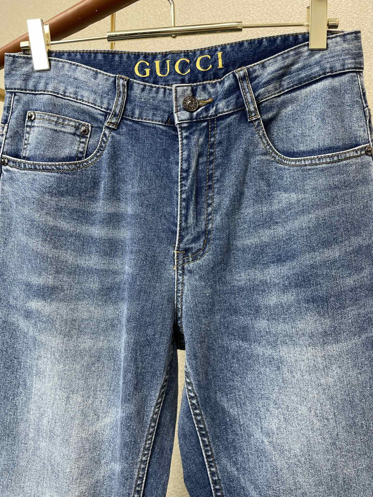 。Gucci古驰💥独家专供新款牛仔阔腿裤👖高端版本！专柜定制面料 透气舒适度高，细节无可挑剔，品牌元素设