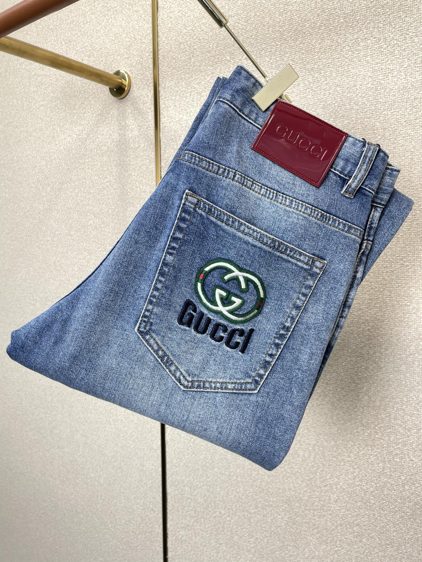 。Gucci古驰💥独家专供新款牛仔阔腿裤👖高端版本！专柜定制面料 透气舒适度高，细节无可挑剔，品牌元素设