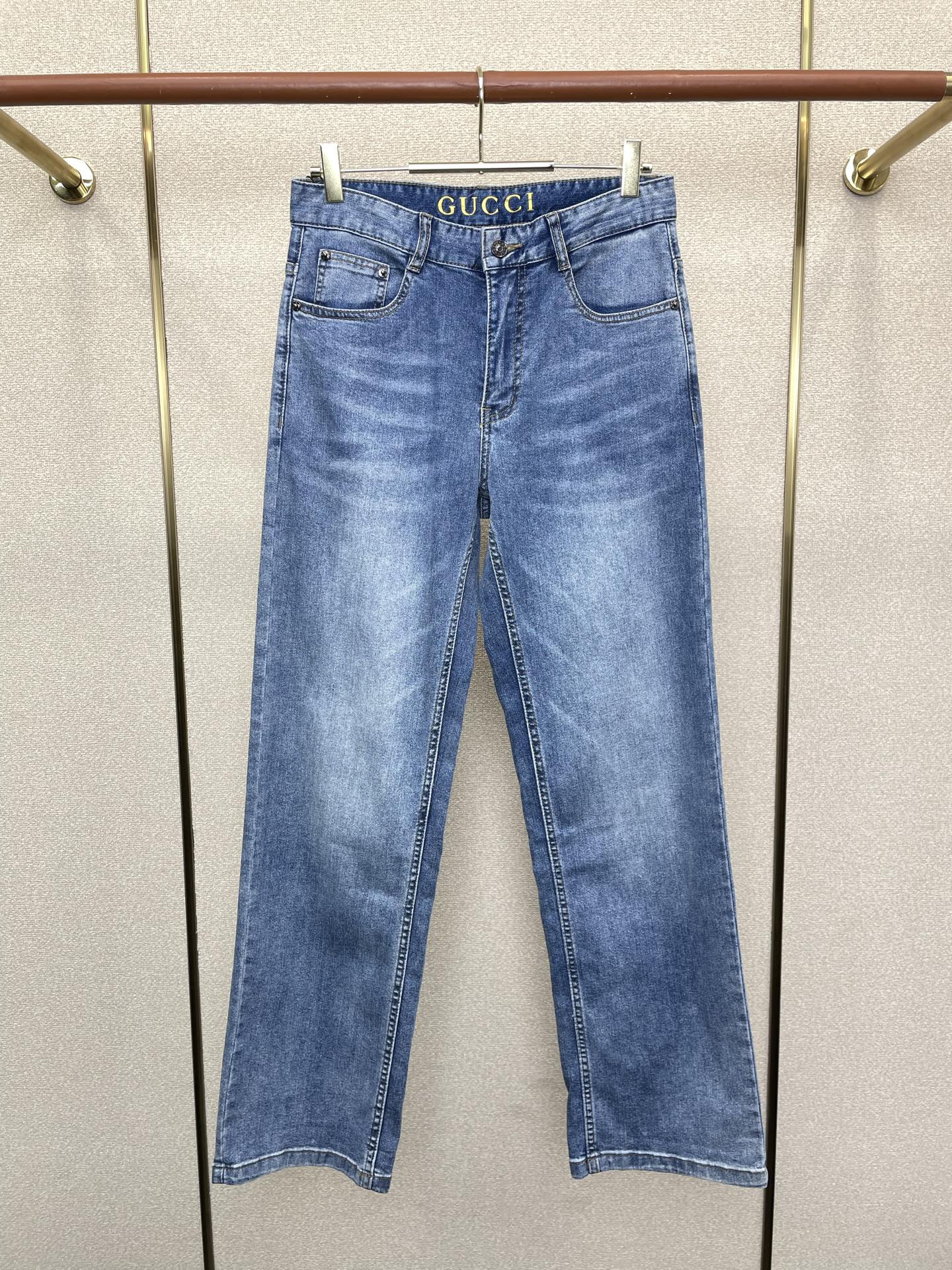 。Gucci古驰💥独家专供新款牛仔阔腿裤👖高端版本！专柜定制面料 透气舒适度高，细节无可挑剔，品牌元素设