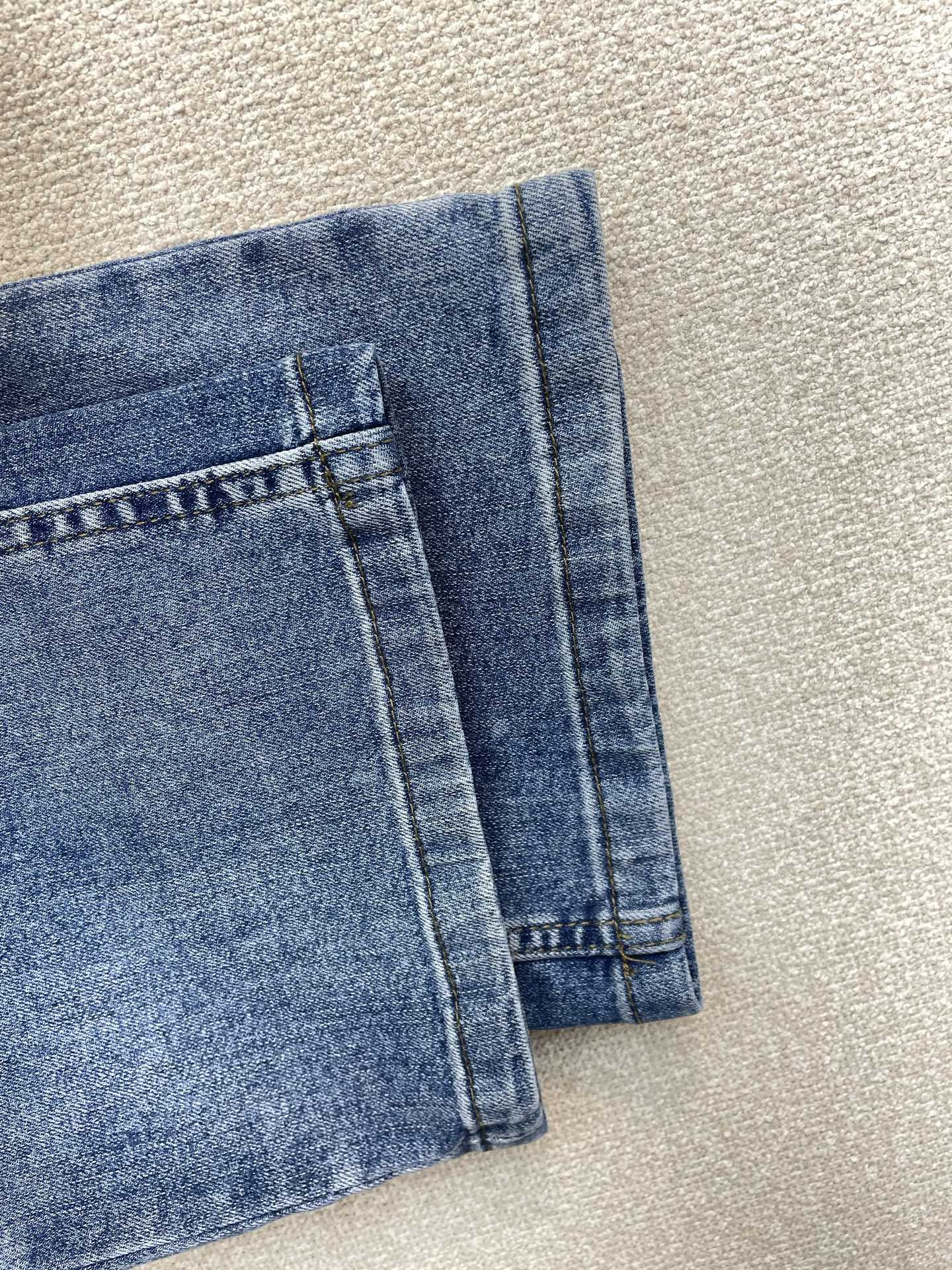 。Gucci古驰💥独家专供新款牛仔阔腿裤👖高端版本！专柜定制面料 透气舒适度高，细节无可挑剔，品牌元素设