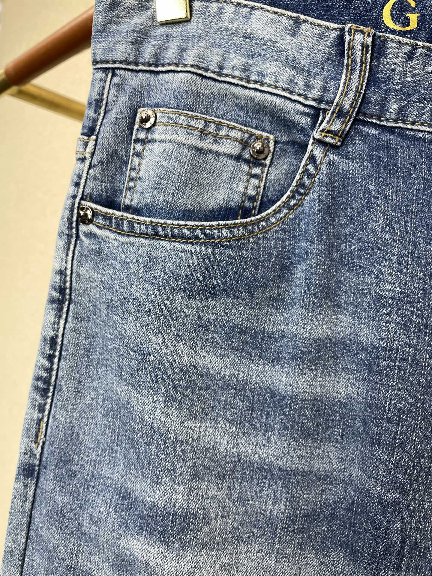 。Gucci古驰💥独家专供新款牛仔阔腿裤👖高端版本！专柜定制面料 透气舒适度高，细节无可挑剔，品牌元素设