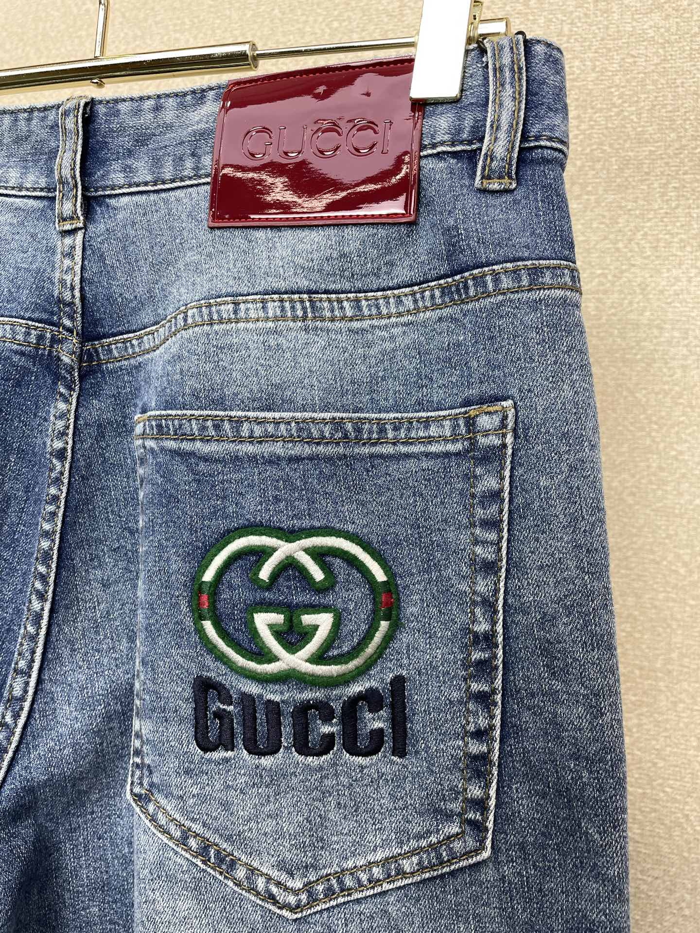 。Gucci古驰💥独家专供新款牛仔阔腿裤👖高端版本！专柜定制面料 透气舒适度高，细节无可挑剔，品牌元素设