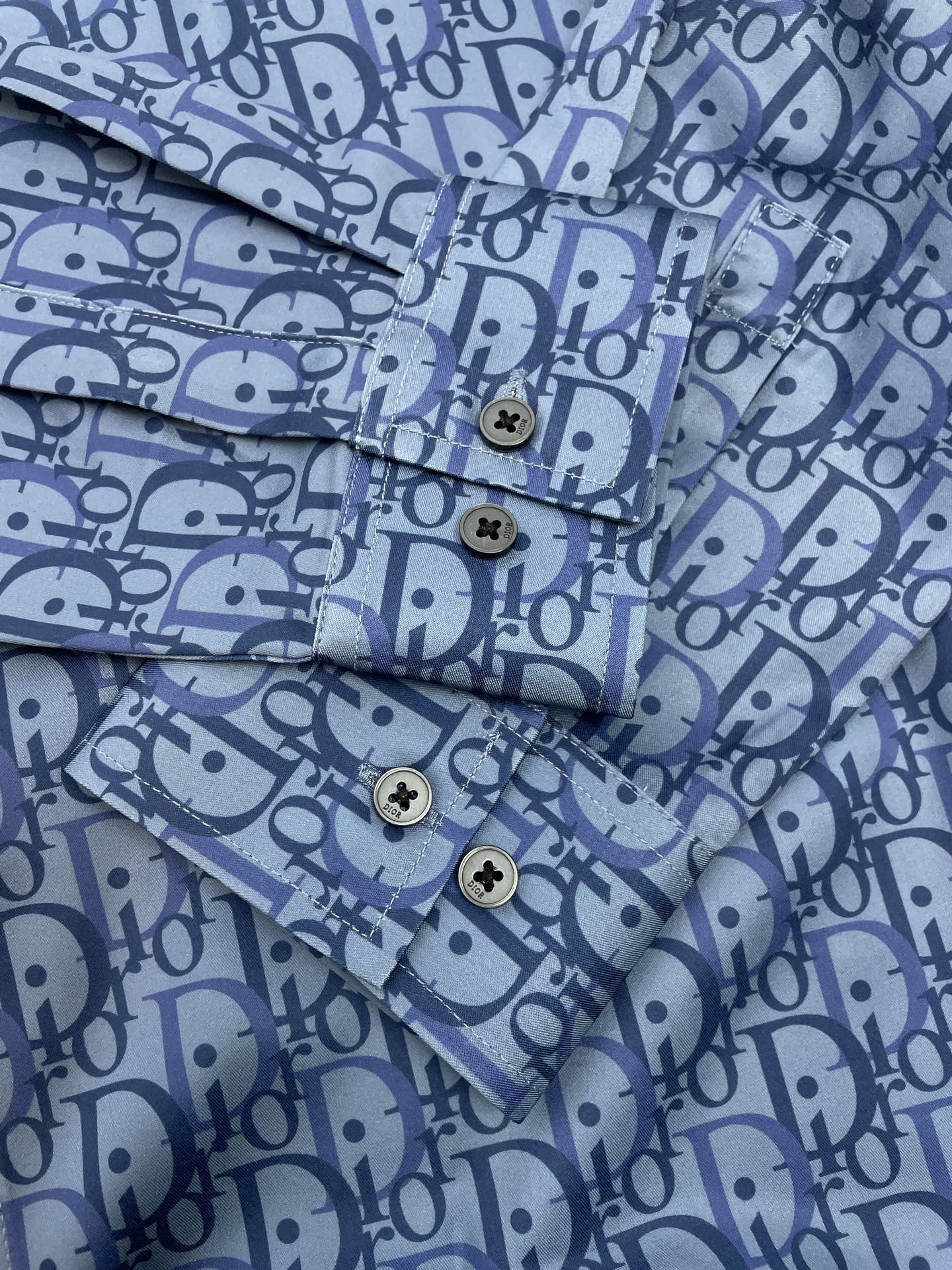 。Dior迪奥💥砸锅卖铁都要上的新款新款男士休闲衬衫 高端定制 高端版本 时尚百搭爆款⚠️⚠️✨✨进口面