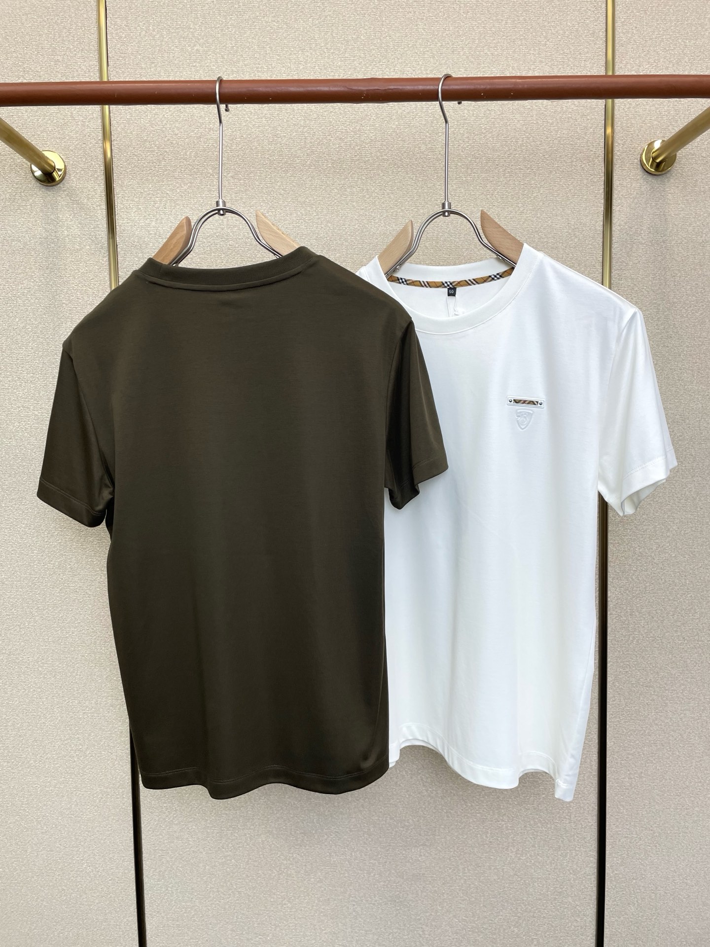 。Burberry巴宝莉💥砸锅卖铁都要上的新款新款原单男士休闲短袖 高端定制 高端版本 时尚百搭爆款⚠️