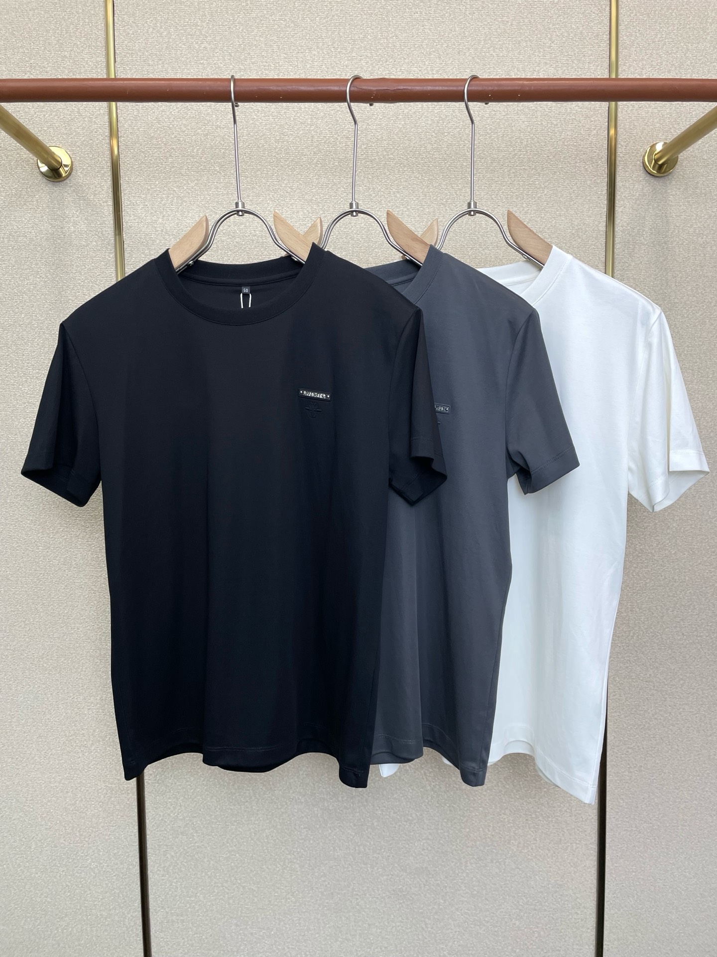 。Dior迪奥💥砸锅卖铁都要上的新款新款原单男士休闲短袖 高端定制 高端版本 时尚百搭爆款⚠️⚠️✨✨进