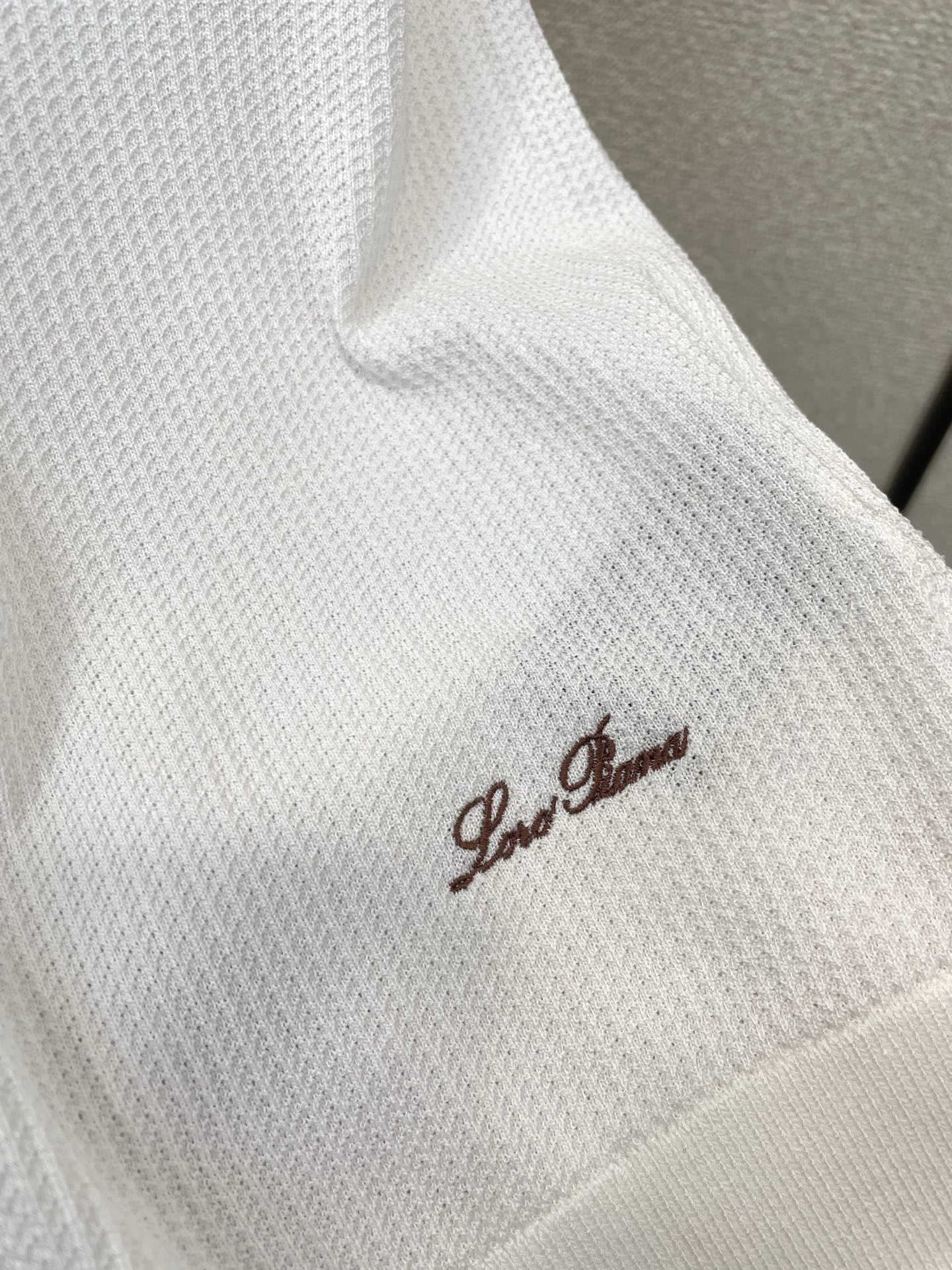 。Loro Piana-Loro Piana诺悠翩雅💥砸锅卖铁都要上的新款新款原单男士休闲短袖 高端定制