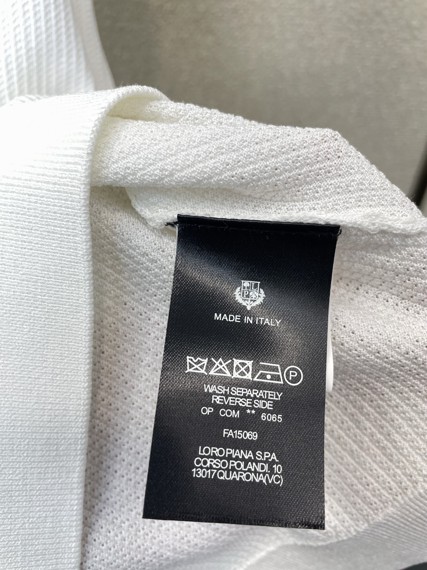 。Loro Piana-Loro Piana诺悠翩雅💥砸锅卖铁都要上的新款新款原单男士休闲短袖 高端定制