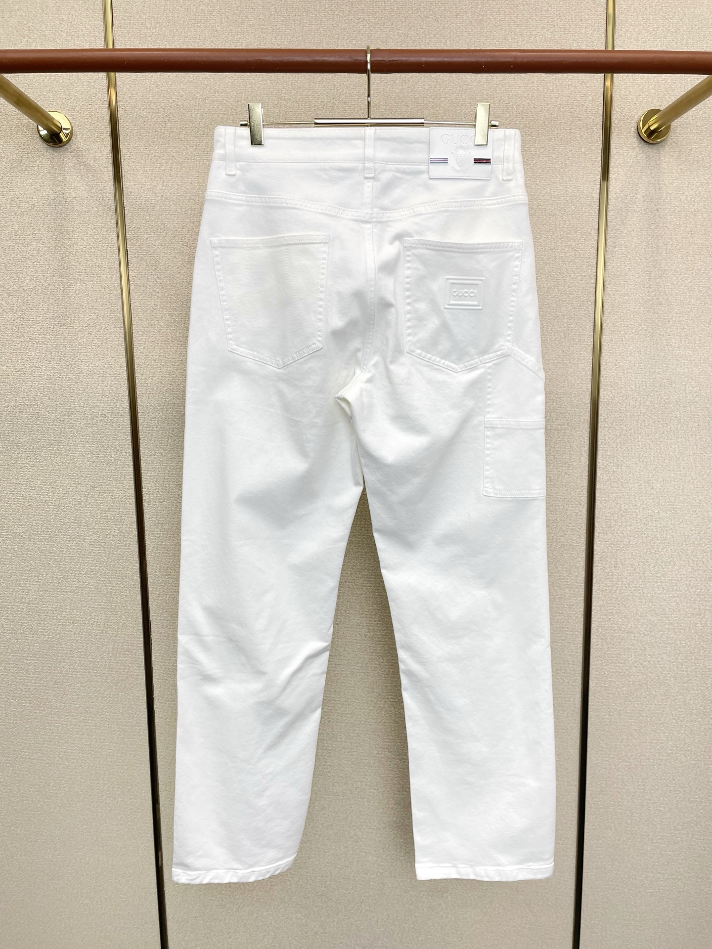 。Gucci古驰💥砸锅卖铁都要上的新款新款休闲牛仔裤👖高端版本！专柜定制面料 透气舒适度高，细节无可挑剔