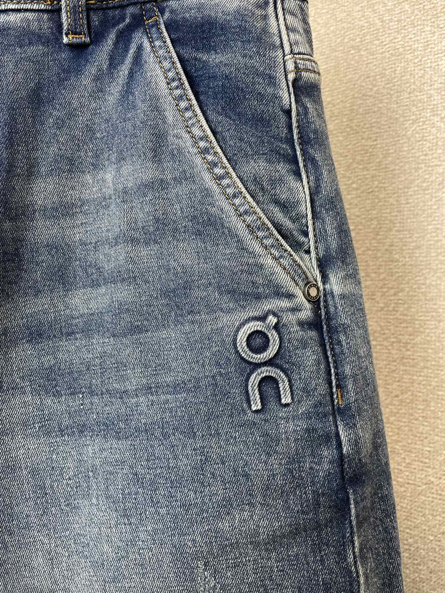 。LOEWE罗意威💥砸锅卖铁都要上的新款新款休闲牛仔裤👖高端版本！专柜定制面料 透气舒适度高，细节无可挑