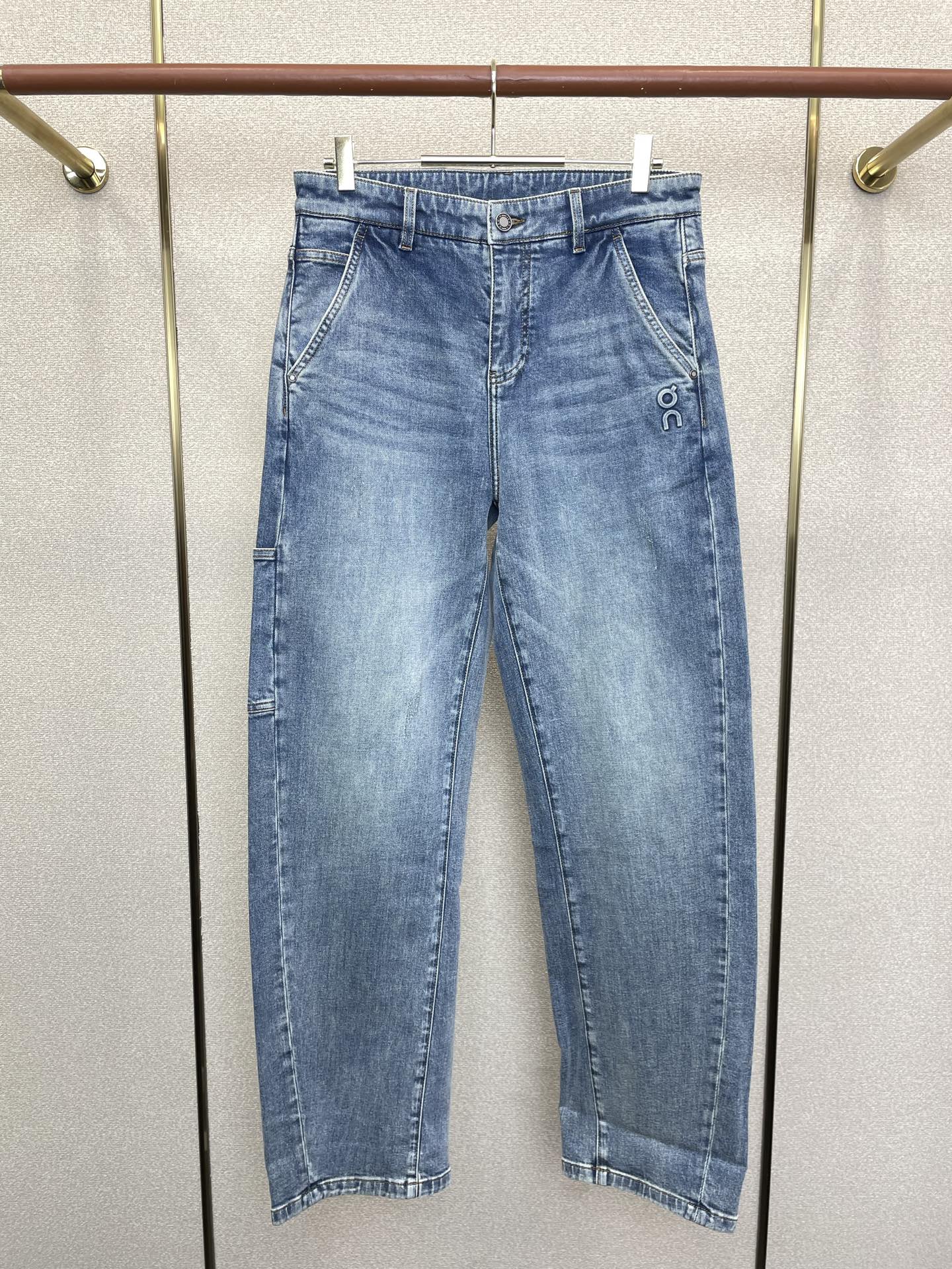 。LOEWE罗意威💥砸锅卖铁都要上的新款新款休闲牛仔裤👖高端版本！专柜定制面料 透气舒适度高，细节无可挑