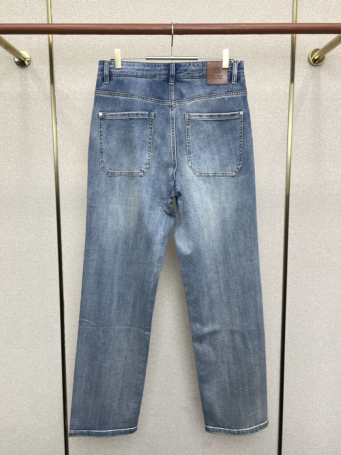 。Lululemon露露乐蒙💥砸锅卖铁都要上的新款新款休闲牛仔裤👖高端版本！专柜定制面料 透气舒适度高，