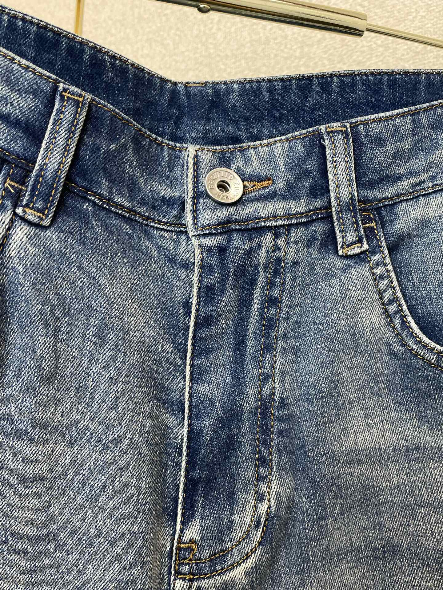 。Lululemon露露乐蒙💥砸锅卖铁都要上的新款新款休闲牛仔裤👖高端版本！专柜定制面料 透气舒适度高，