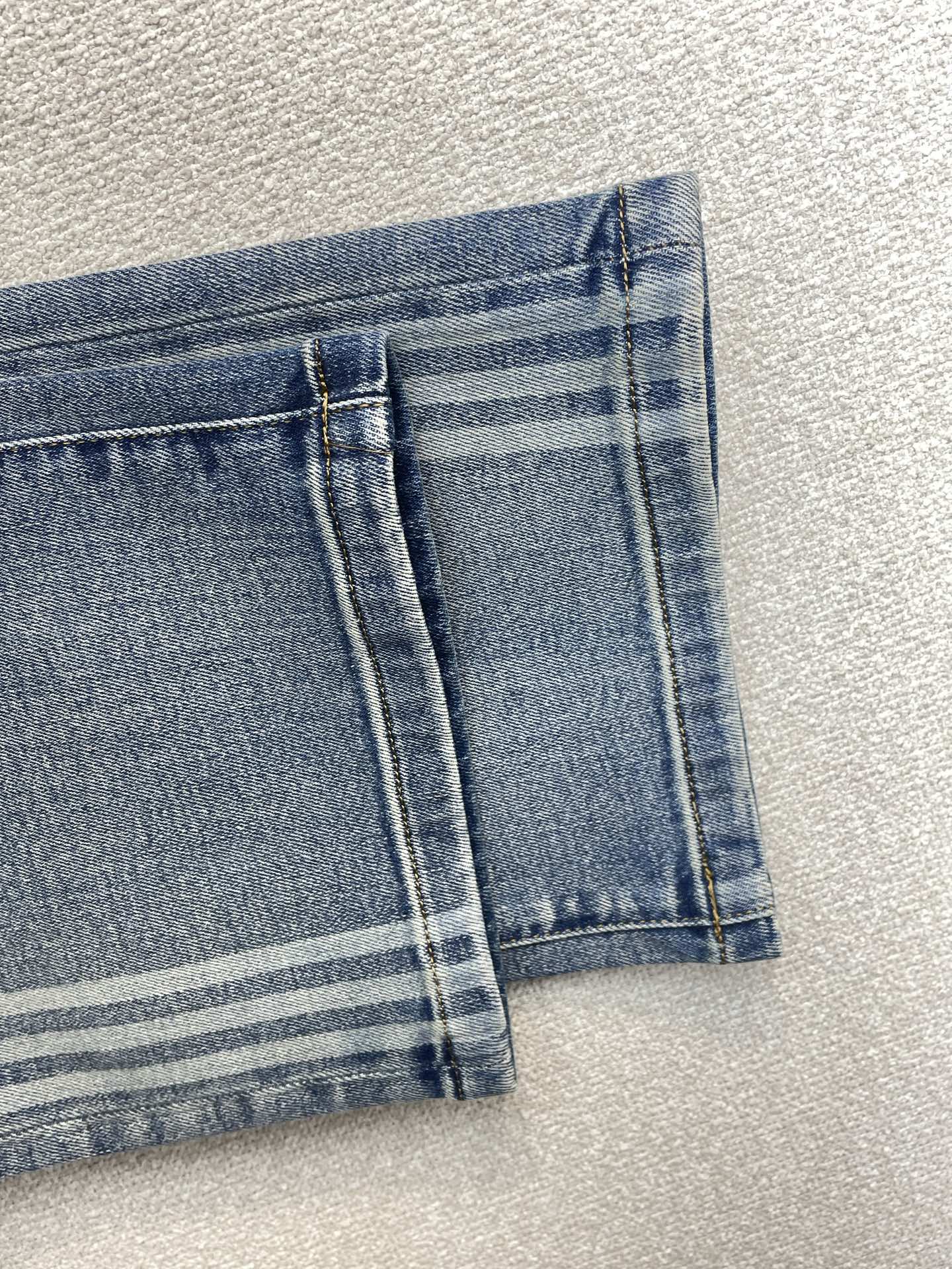 。Lululemon露露乐蒙💥砸锅卖铁都要上的新款新款休闲牛仔裤👖高端版本！专柜定制面料 透气舒适度高，