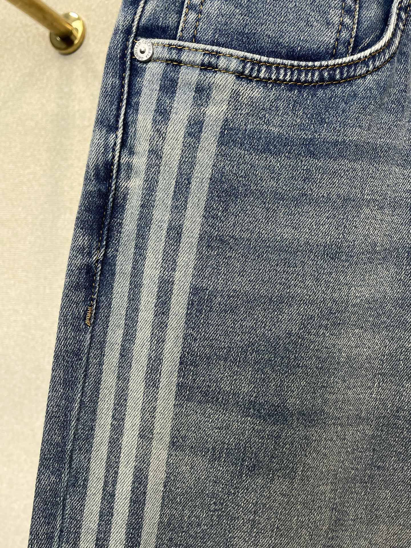 。Lululemon露露乐蒙💥砸锅卖铁都要上的新款新款休闲牛仔裤👖高端版本！专柜定制面料 透气舒适度高，