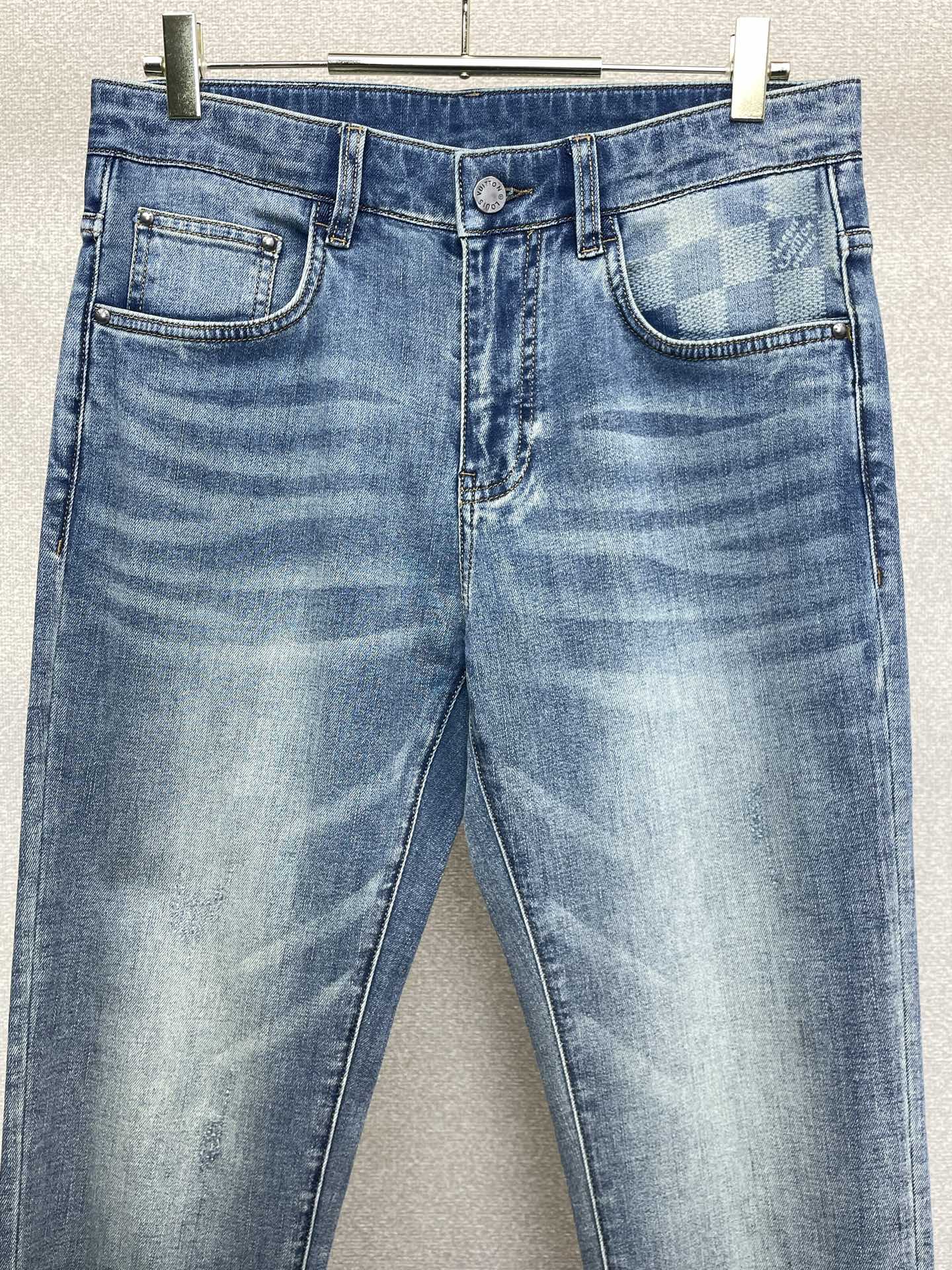 。Louis Vuitton路易威登💥砸锅卖铁都要上的新款新款休闲牛仔裤👖高端版本！专柜定制面料 透气舒